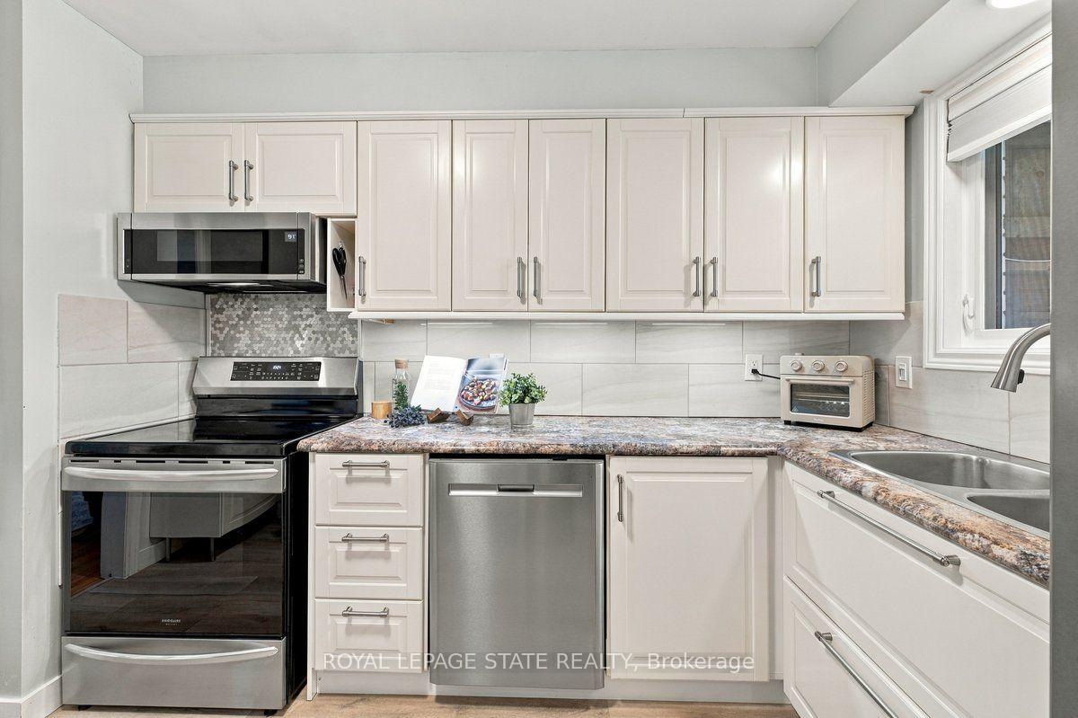 Photo 9 of 23 Allanton Boulevard, Brantford, Fairview/Greenbrier — HOMEH