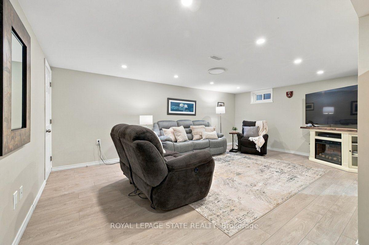 Photo 20 of 23 Allanton Boulevard, Brantford, Fairview/Greenbrier — HOMEH