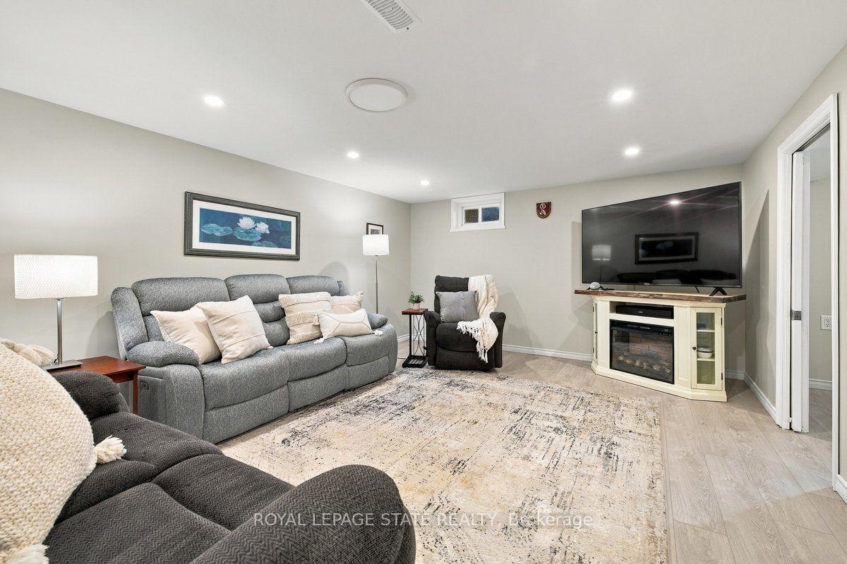 Photo 21 of 23 Allanton Boulevard, Brantford, Fairview/Greenbrier — HOMEH