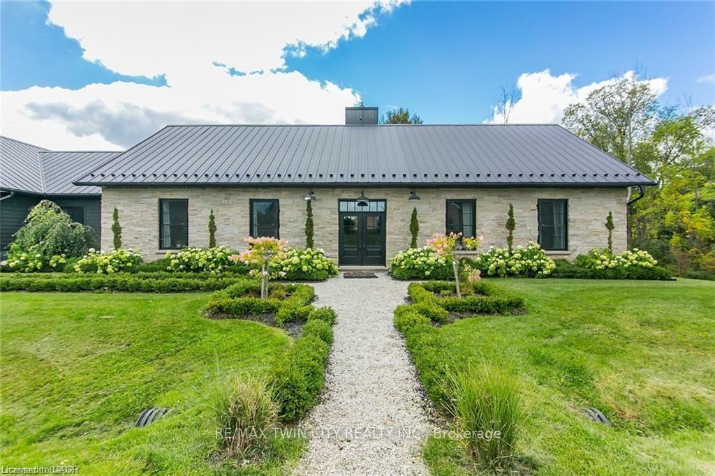 Photo 2 of 141 Ruth Anne Place, Mapleton, Rural Mapleton — HOMEH