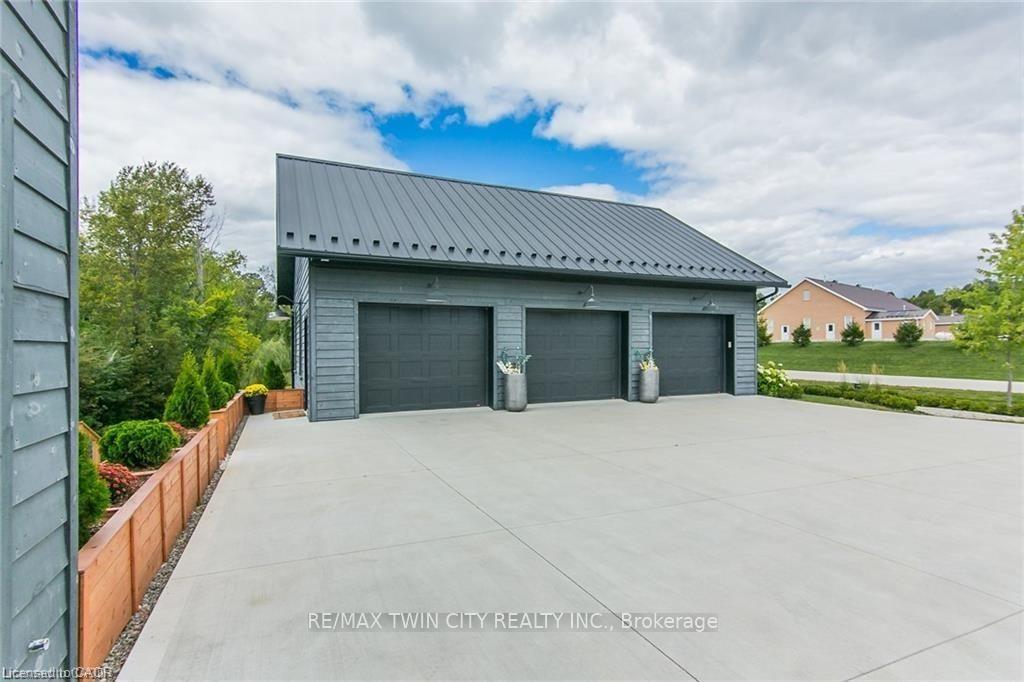 Photo 41 of 141 Ruth Anne Place, Mapleton, Rural Mapleton — HOMEH