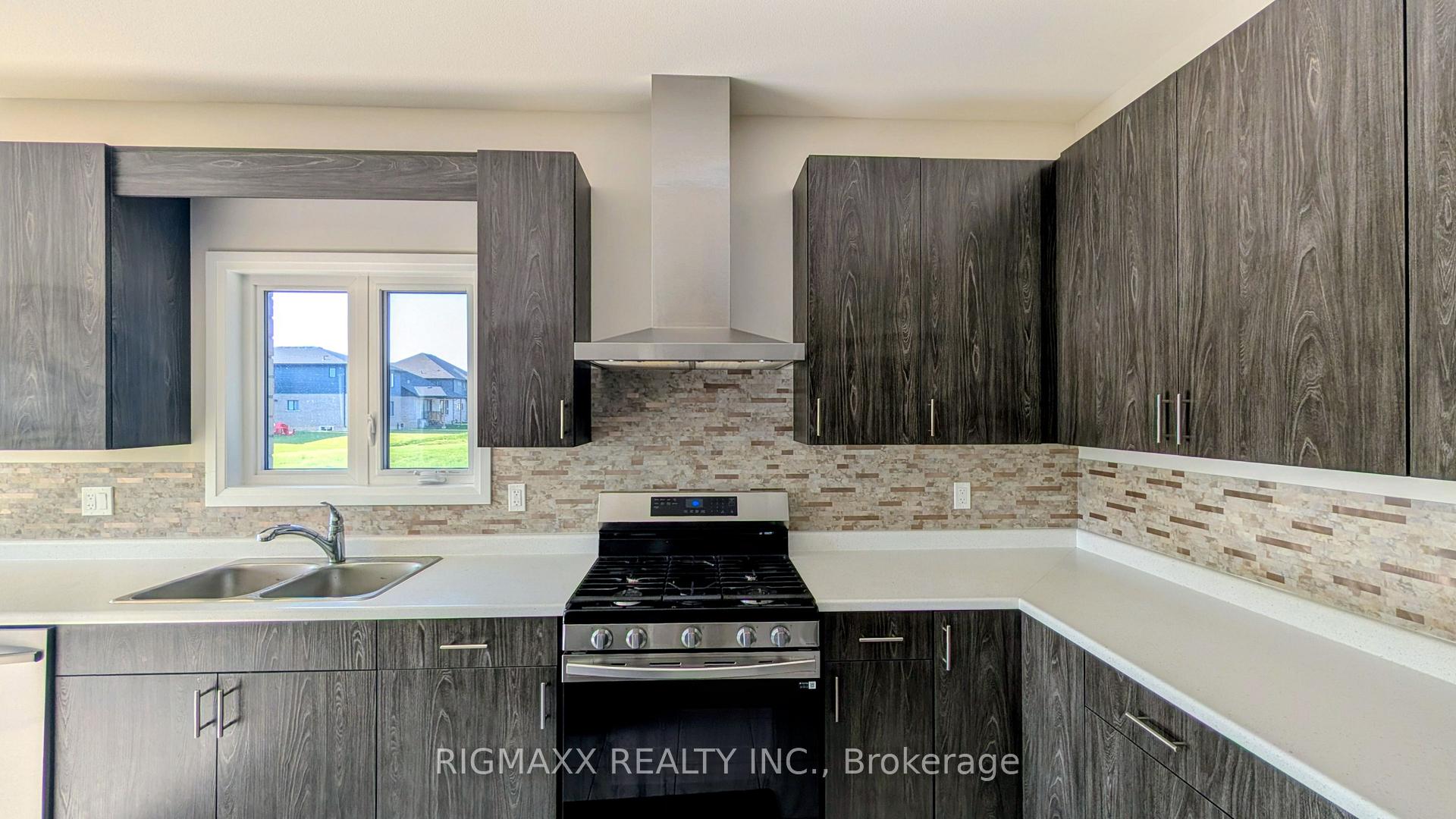 Photo 6 of 1015 Alliston Avenue E, Fort Erie, Crescent Park — HOMEH