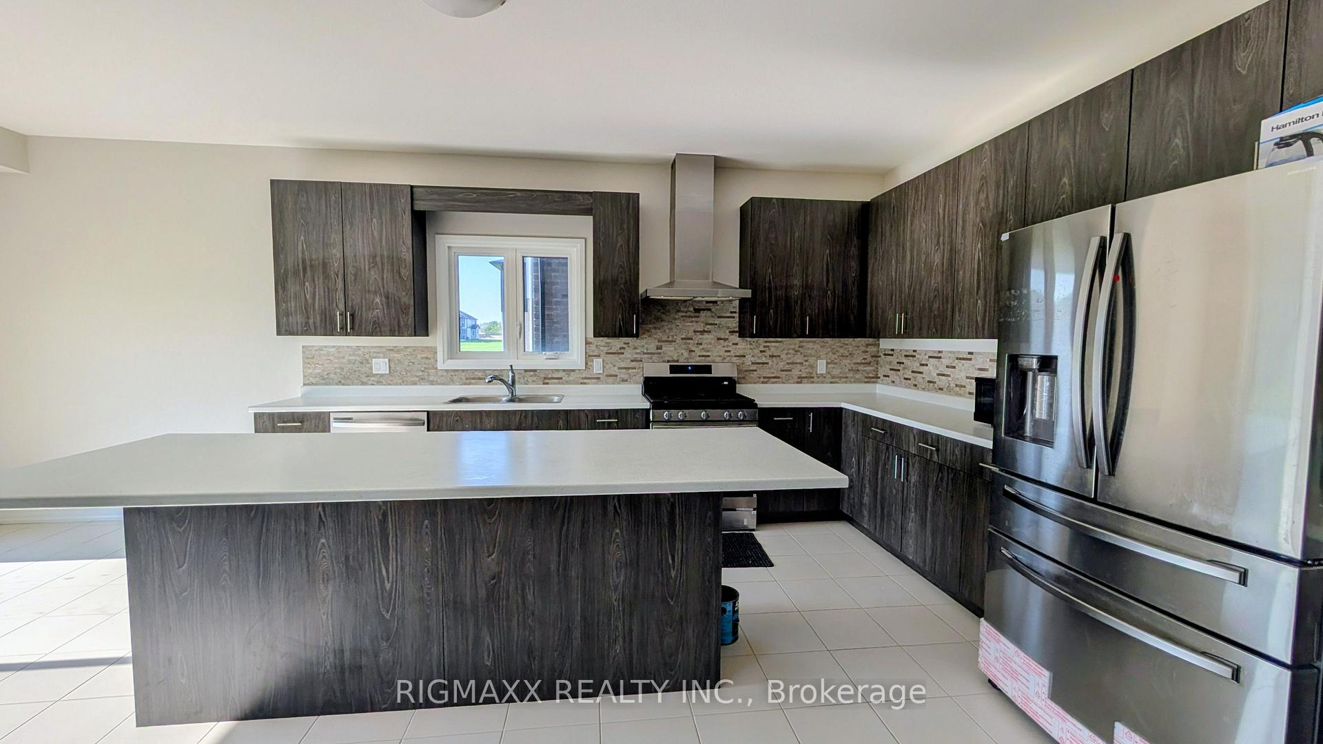 Photo 7 of 1015 Alliston Avenue E, Fort Erie, Crescent Park — HOMEH