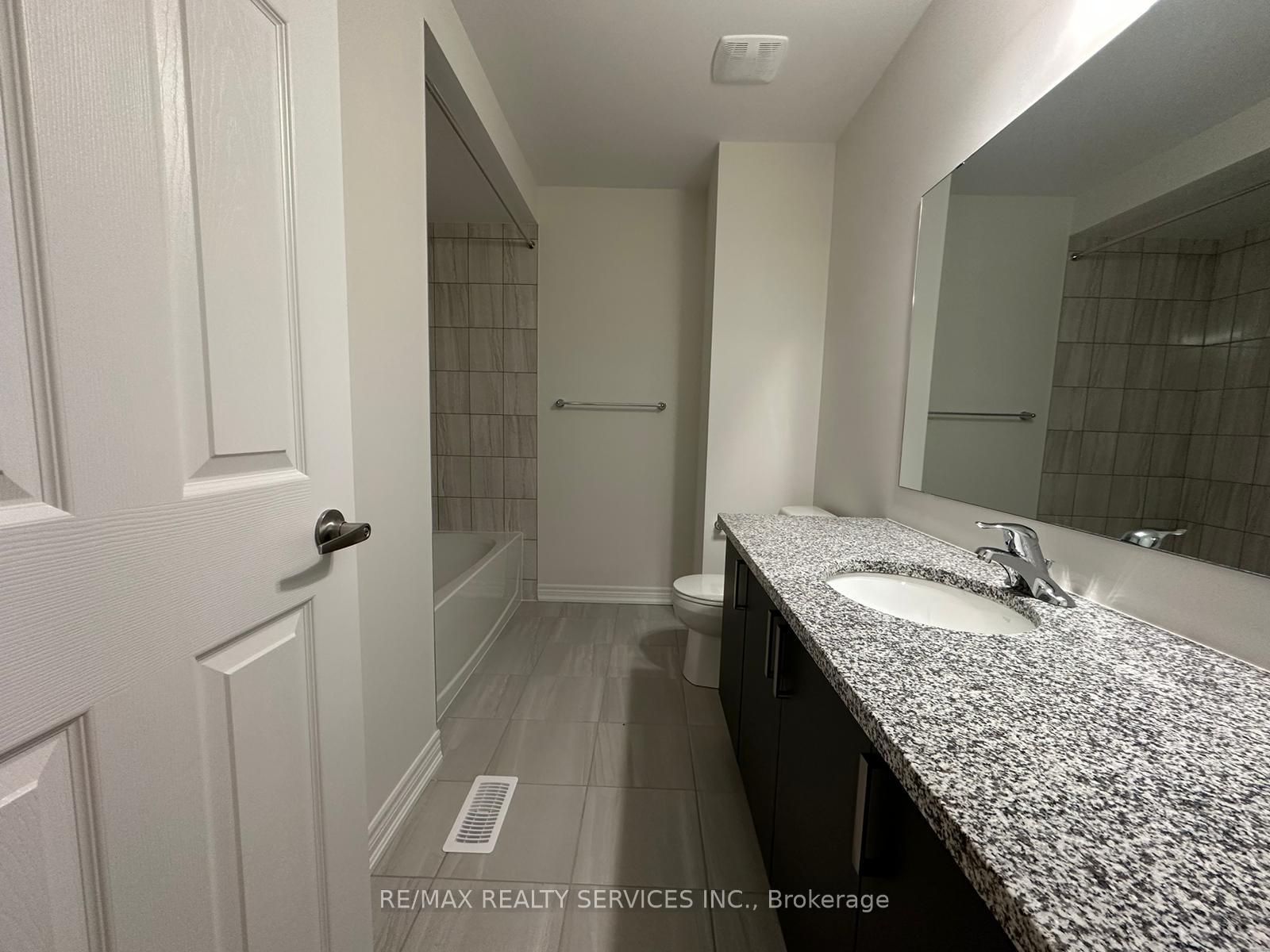 Photo 5 of 91 Air Dancer Crescent, Oshawa, Windfields — HOMEH