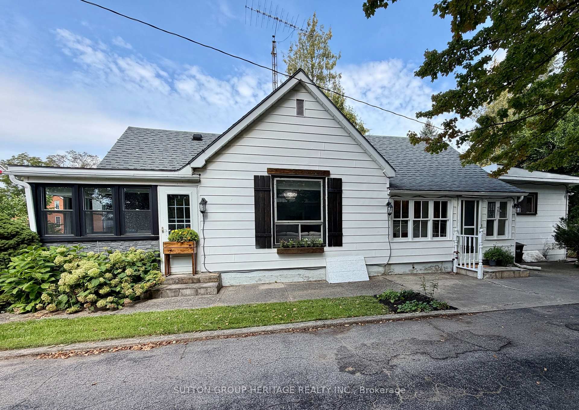 Photo 2 of 355 Gilbert Avenue, Norfolk, Delhi — HOMEH