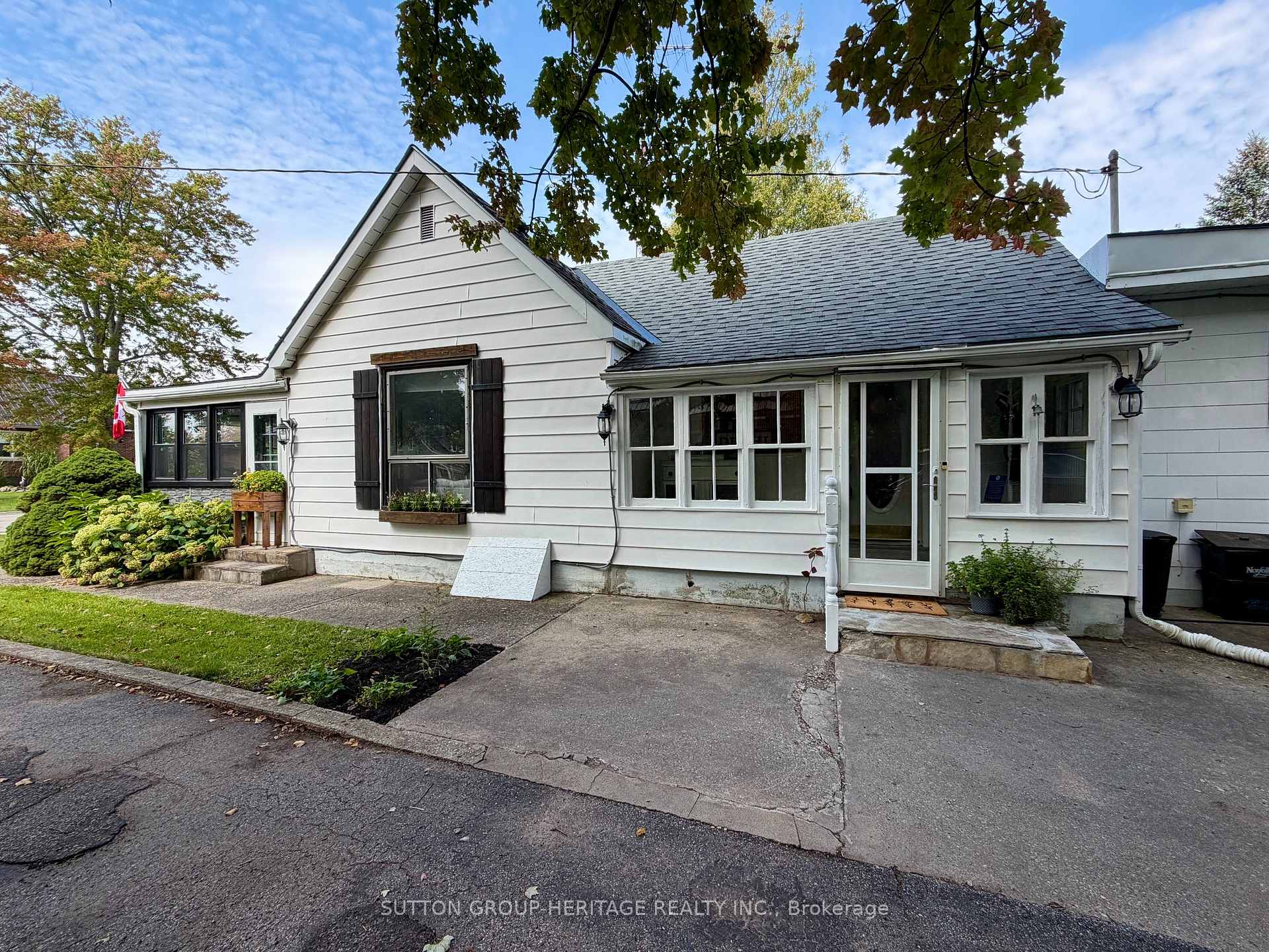 Photo 4 of 355 Gilbert Avenue, Norfolk, Delhi — HOMEH