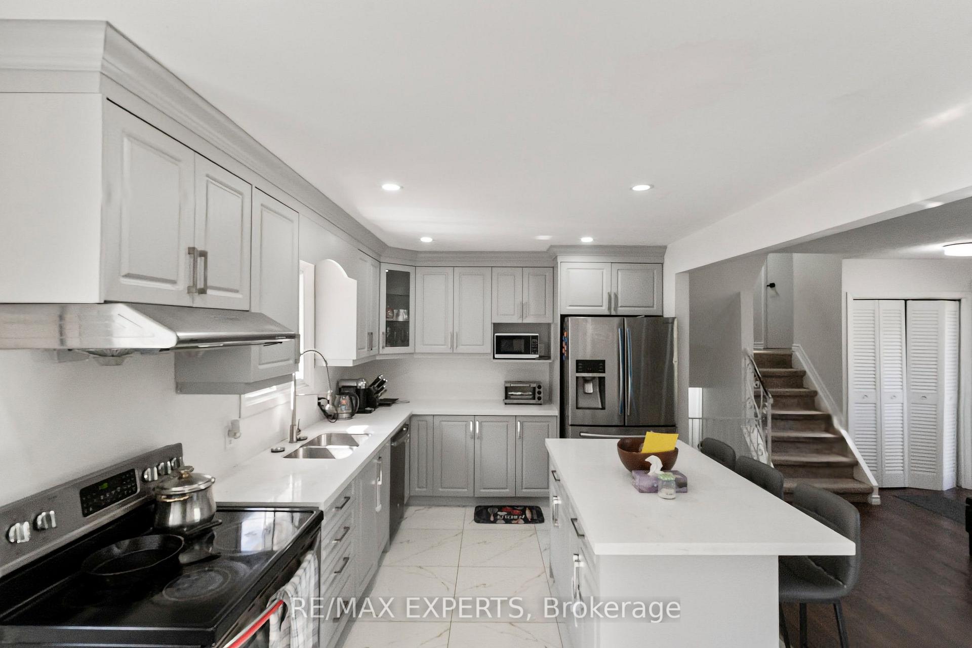 Photo 4 of 23 Thomas Street, Cobourg — HOMEH
