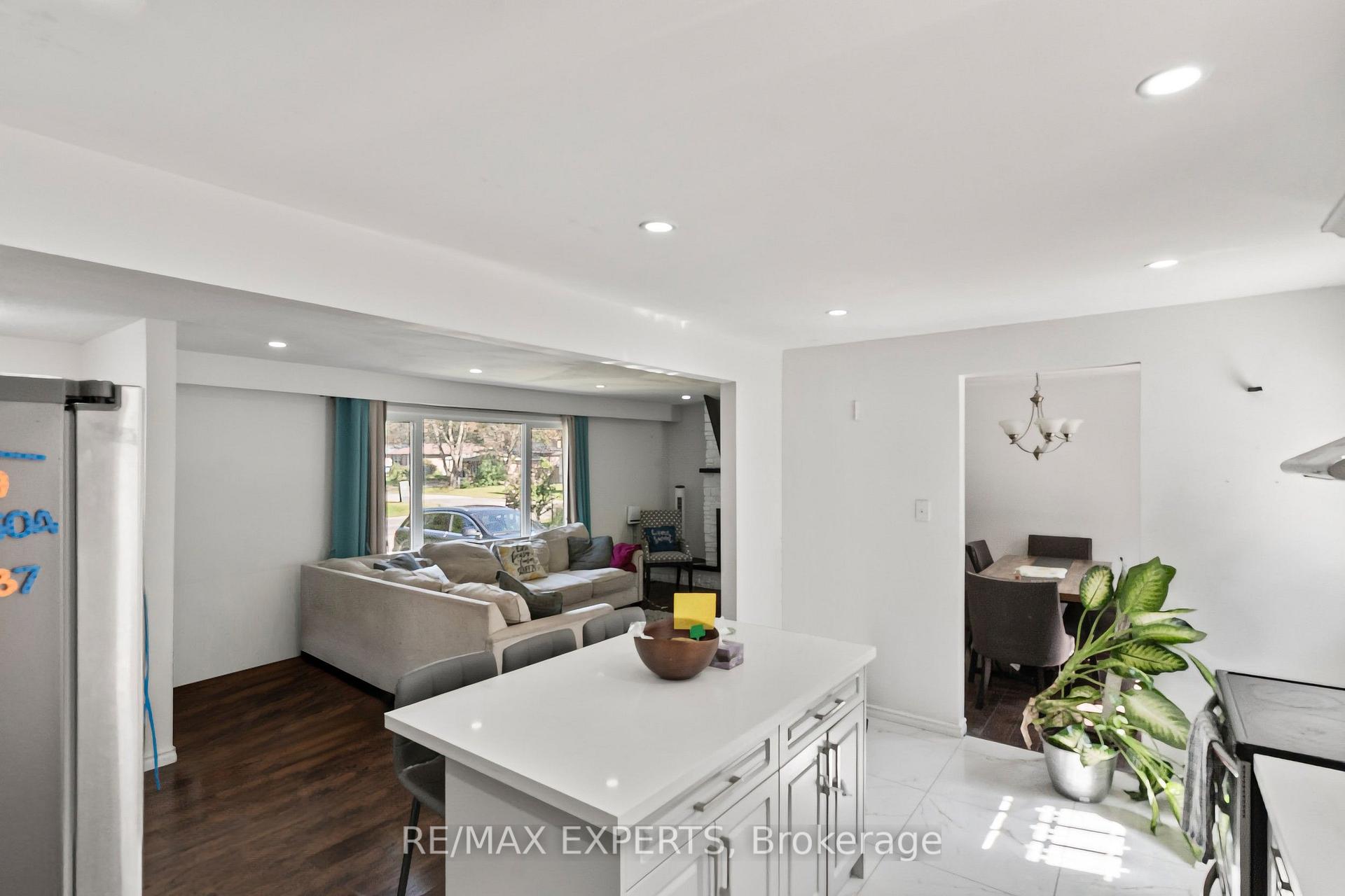 Photo 5 of 23 Thomas Street, Cobourg — HOMEH