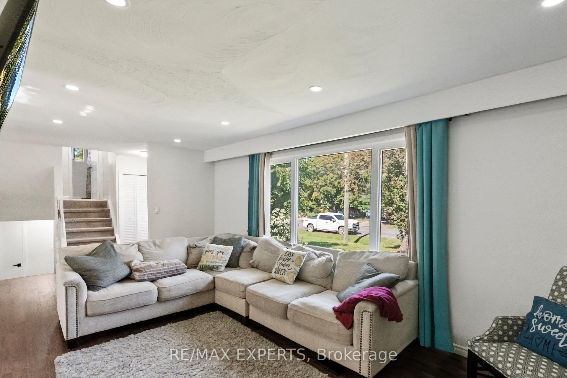 Photo 7 of 23 Thomas Street, Cobourg — HOMEH