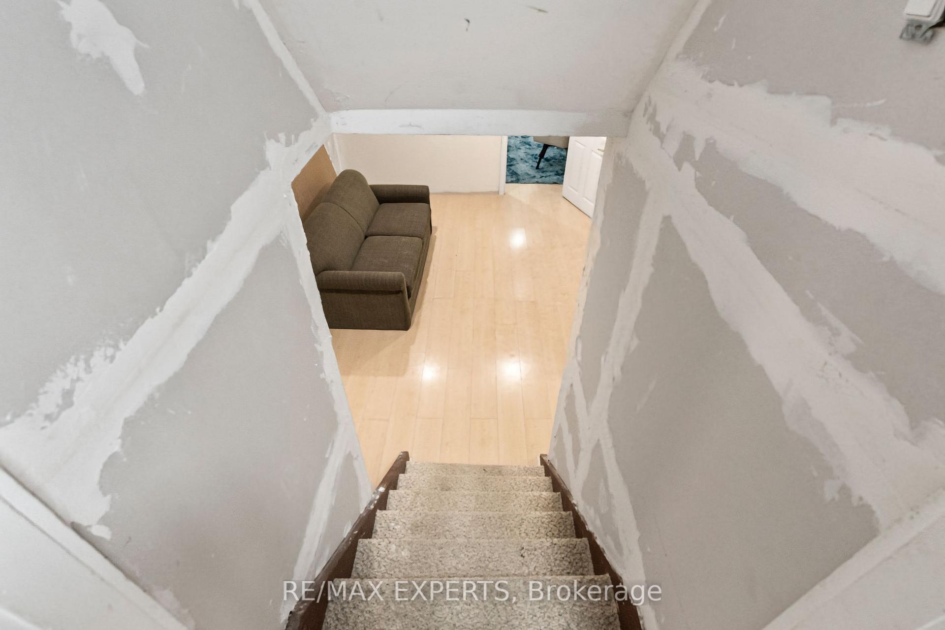 Photo 19 of 23 Thomas Street, Cobourg — HOMEH