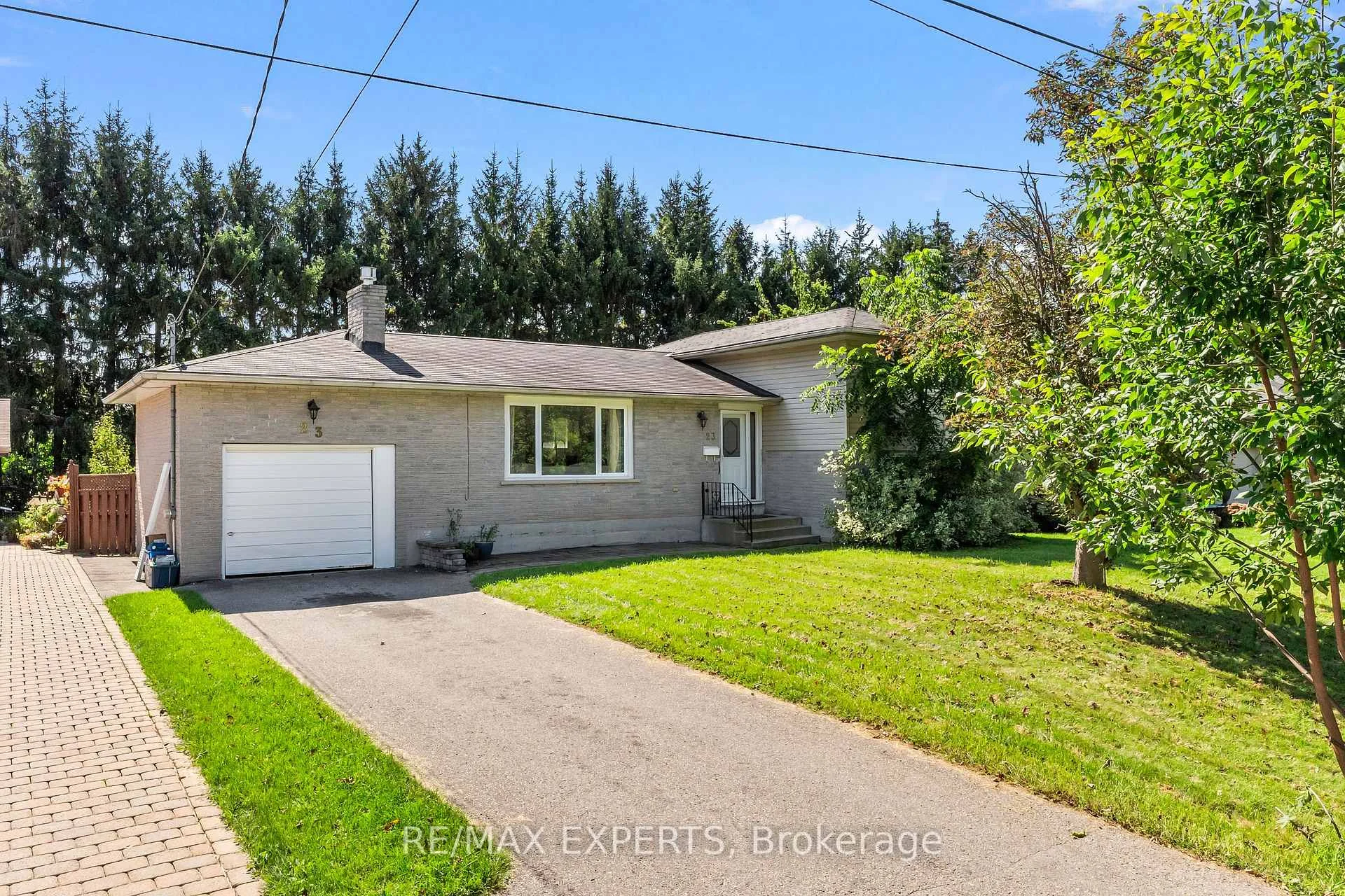 Photo 12 of 23 Thomas Street, Cobourg — HOMEH