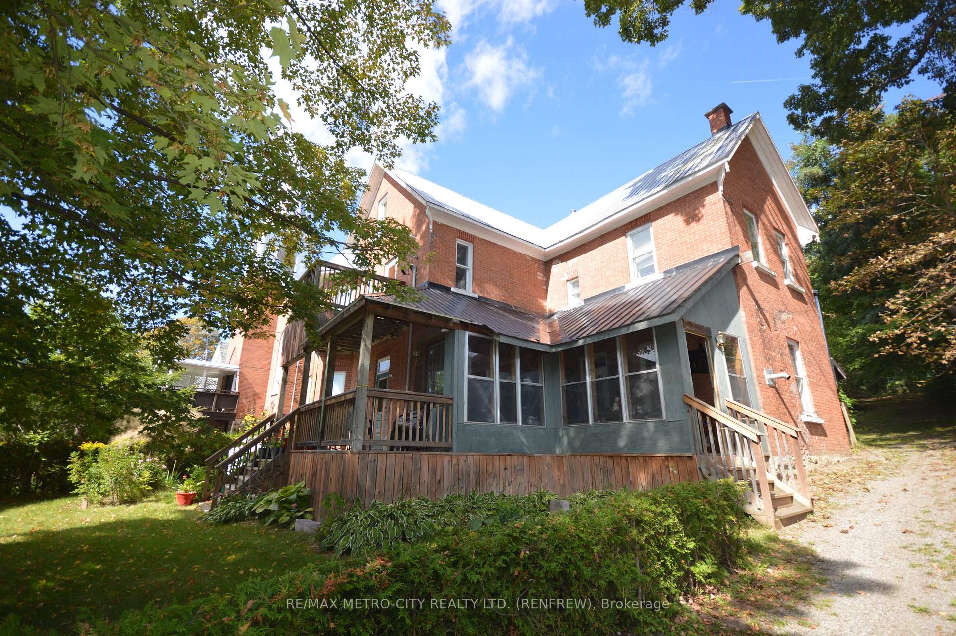 Photo 2 of 193 Oak Street, Bonnechere Valley, Eganville/Bonnechere Twp — HOMEH