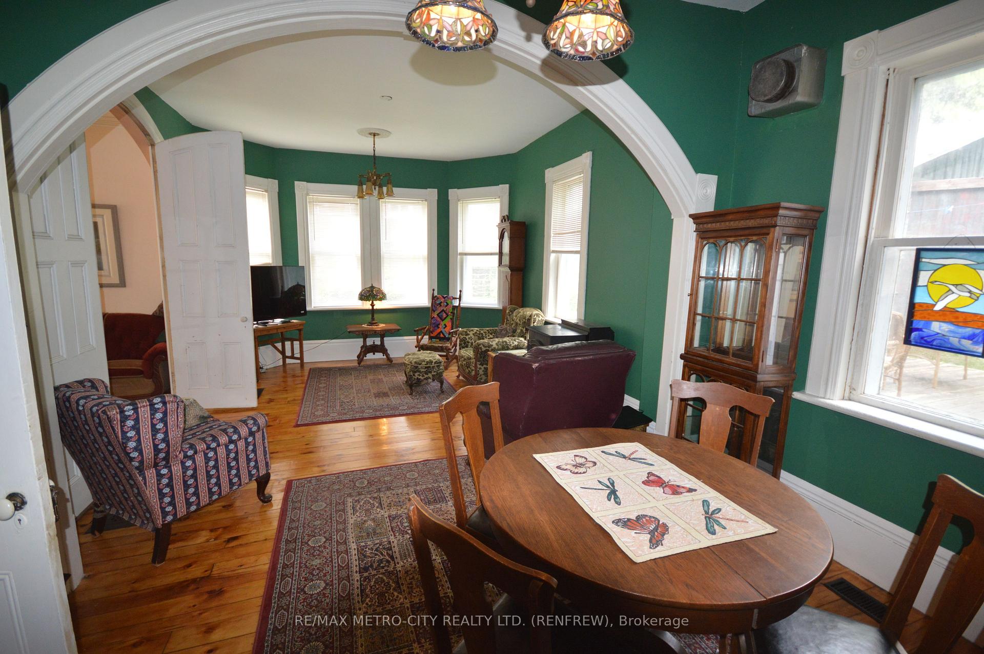 Photo 5 of 193 Oak Street, Bonnechere Valley, Eganville/Bonnechere Twp — HOMEH