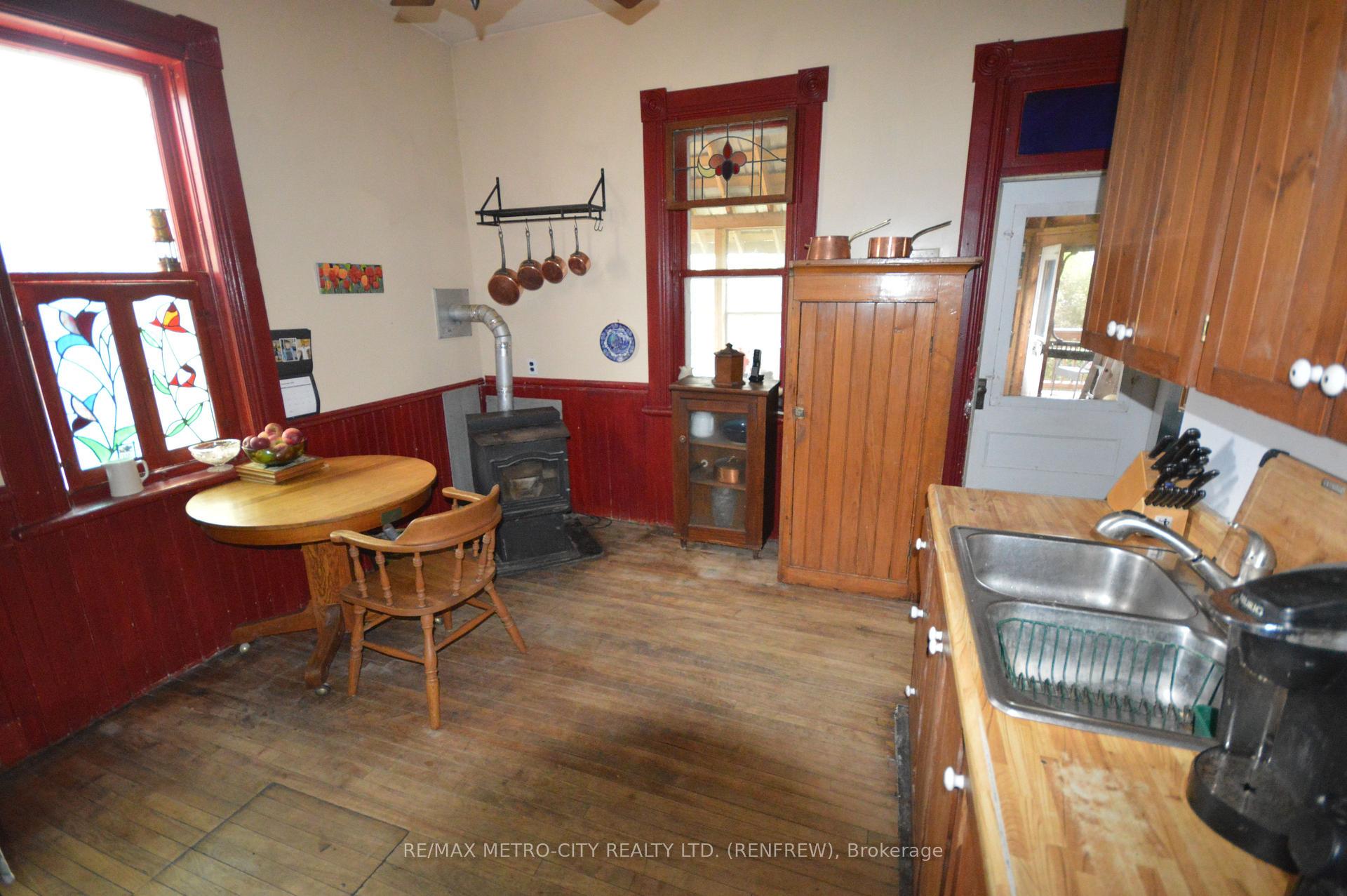 Photo 14 of 193 Oak Street, Bonnechere Valley, Eganville/Bonnechere Twp — HOMEH