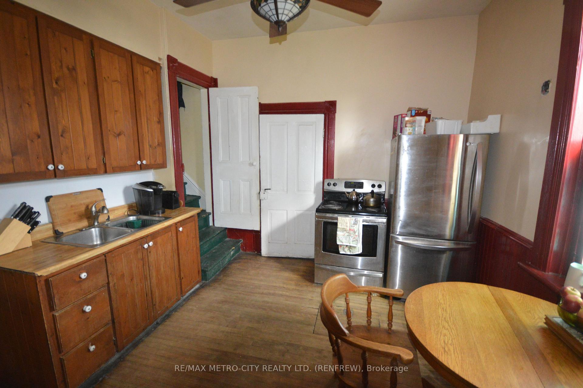 Photo 16 of 193 Oak Street, Bonnechere Valley, Eganville/Bonnechere Twp — HOMEH