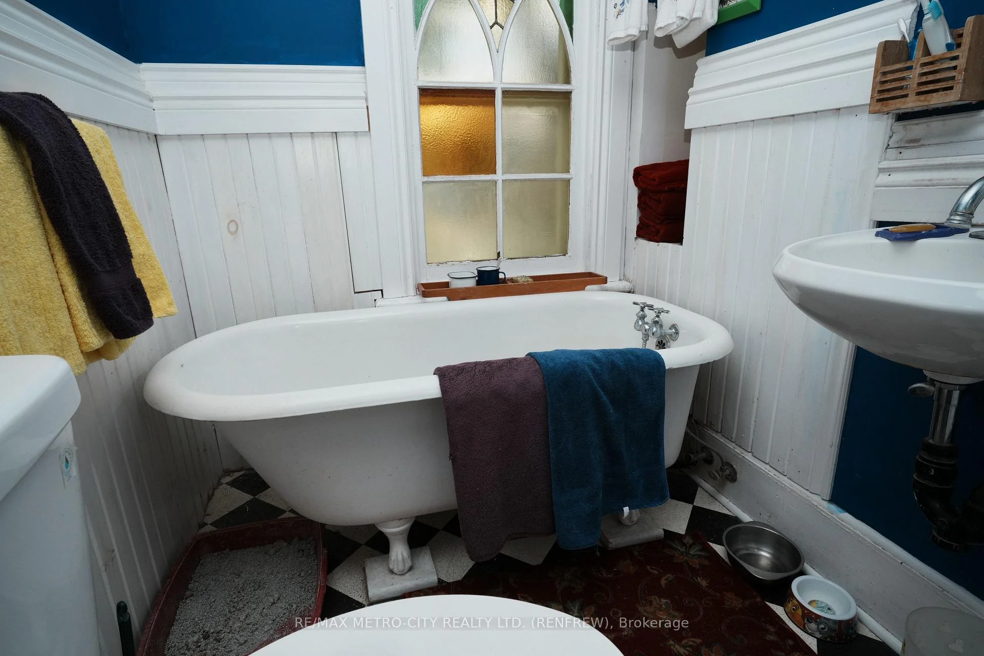 Photo 37 of 193 Oak Street, Bonnechere Valley, Eganville/Bonnechere Twp — HOMEH