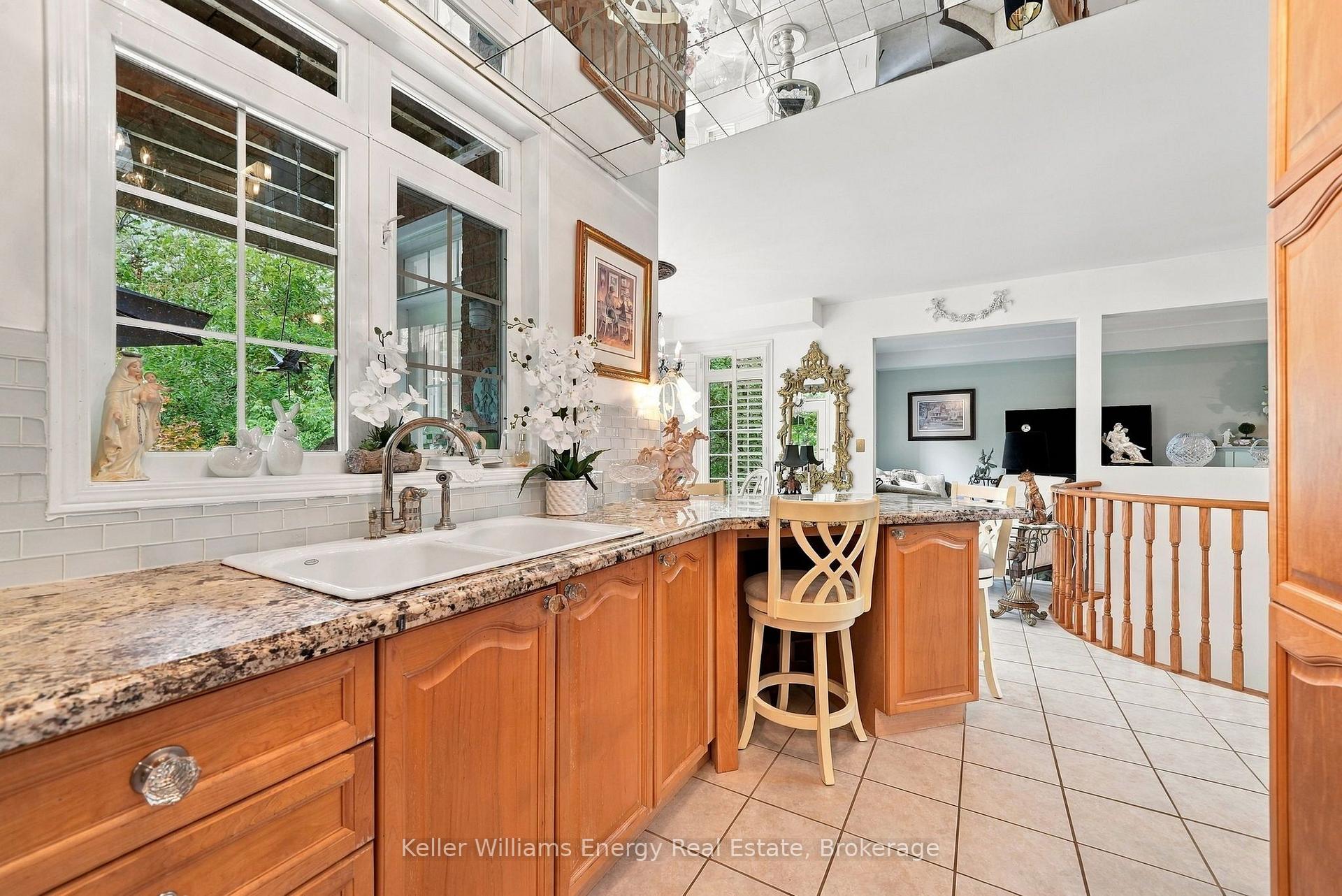 Photo 8 of 990 Glenbourne Drive, Oshawa, Pinecrest — HOMEH