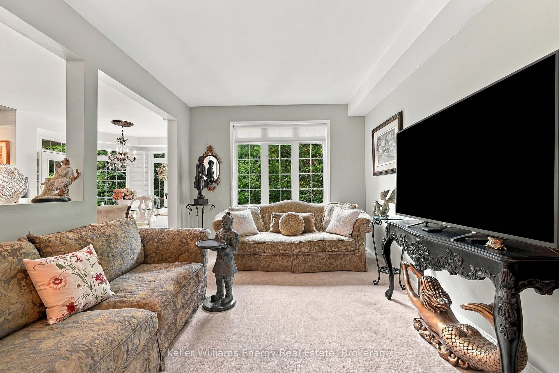 Photo 12 of 990 Glenbourne Drive, Oshawa, Pinecrest — HOMEH