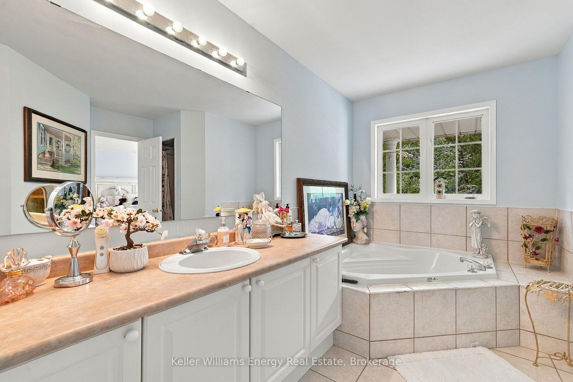Photo 29 of 990 Glenbourne Drive, Oshawa, Pinecrest — HOMEH