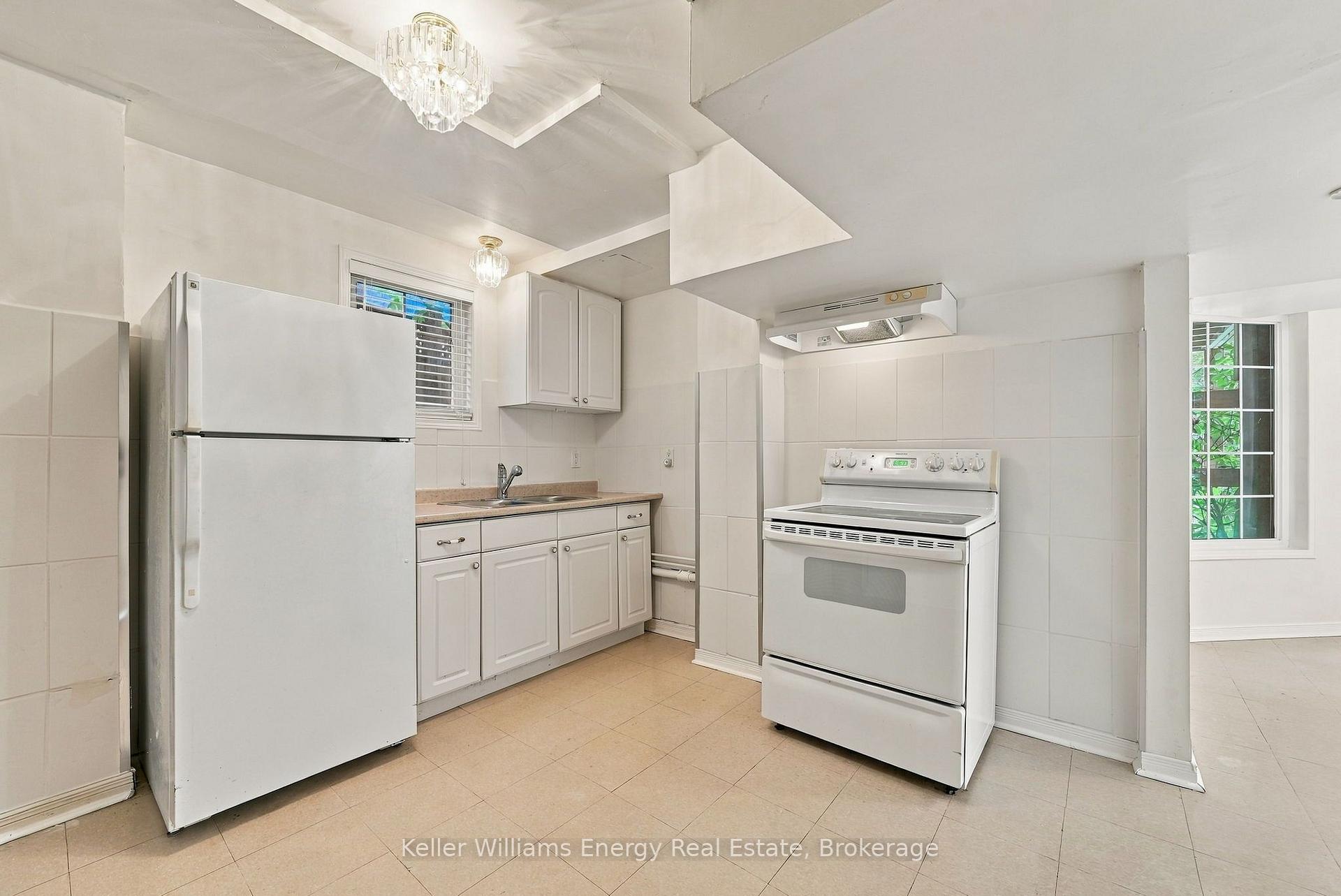 Photo 35 of 990 Glenbourne Drive, Oshawa, Pinecrest — HOMEH