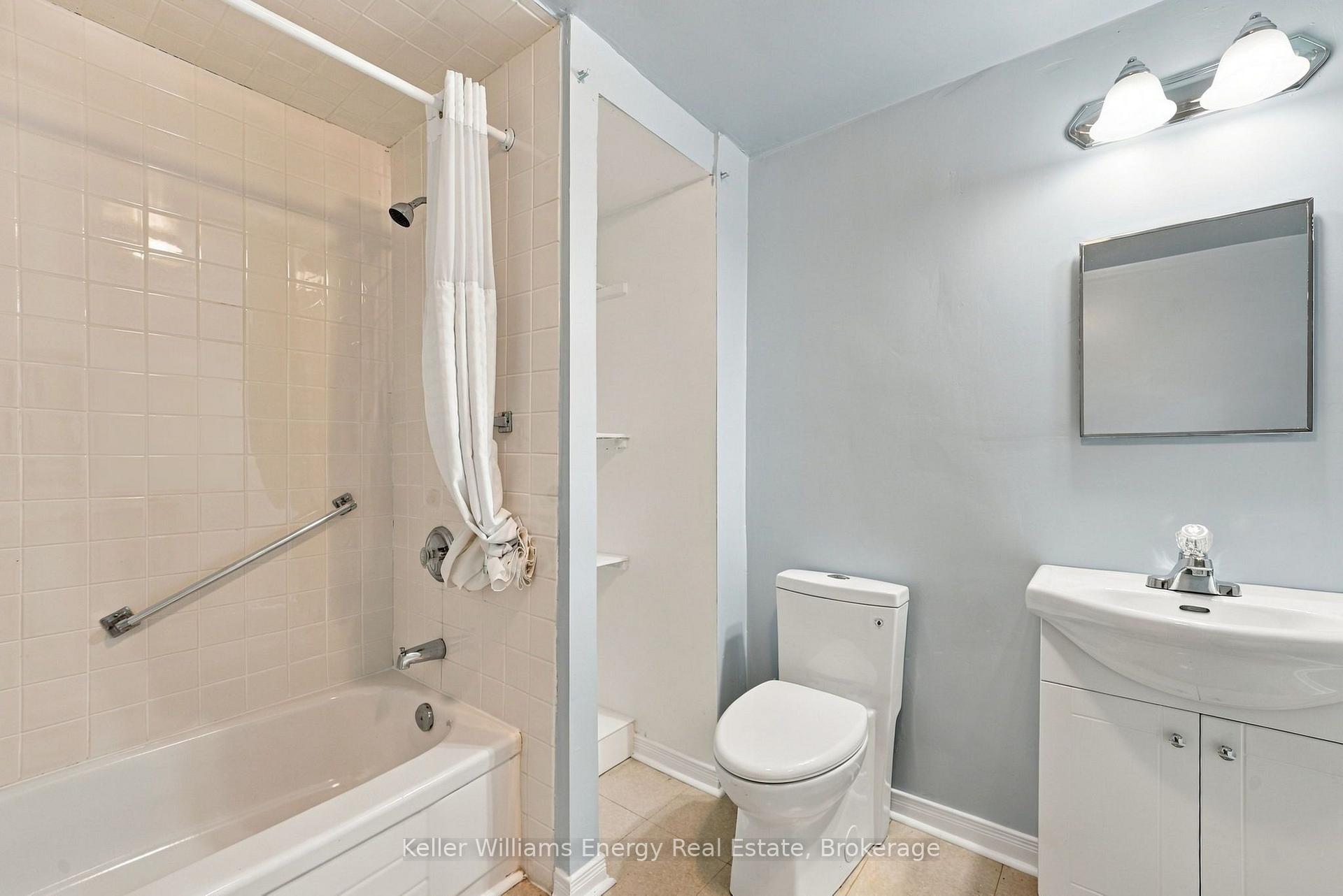 Photo 45 of 990 Glenbourne Drive, Oshawa, Pinecrest — HOMEH