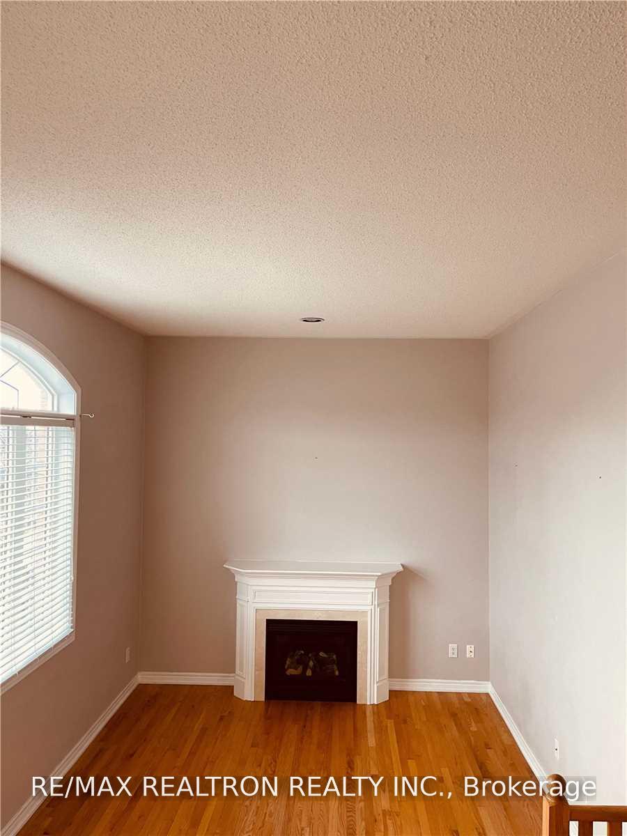 Photo 7 of 35 Basilica Drive, Vaughan, Vellore Village — HOMEH