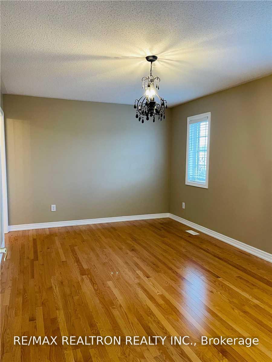 Photo 11 of 35 Basilica Drive, Vaughan, Vellore Village — HOMEH