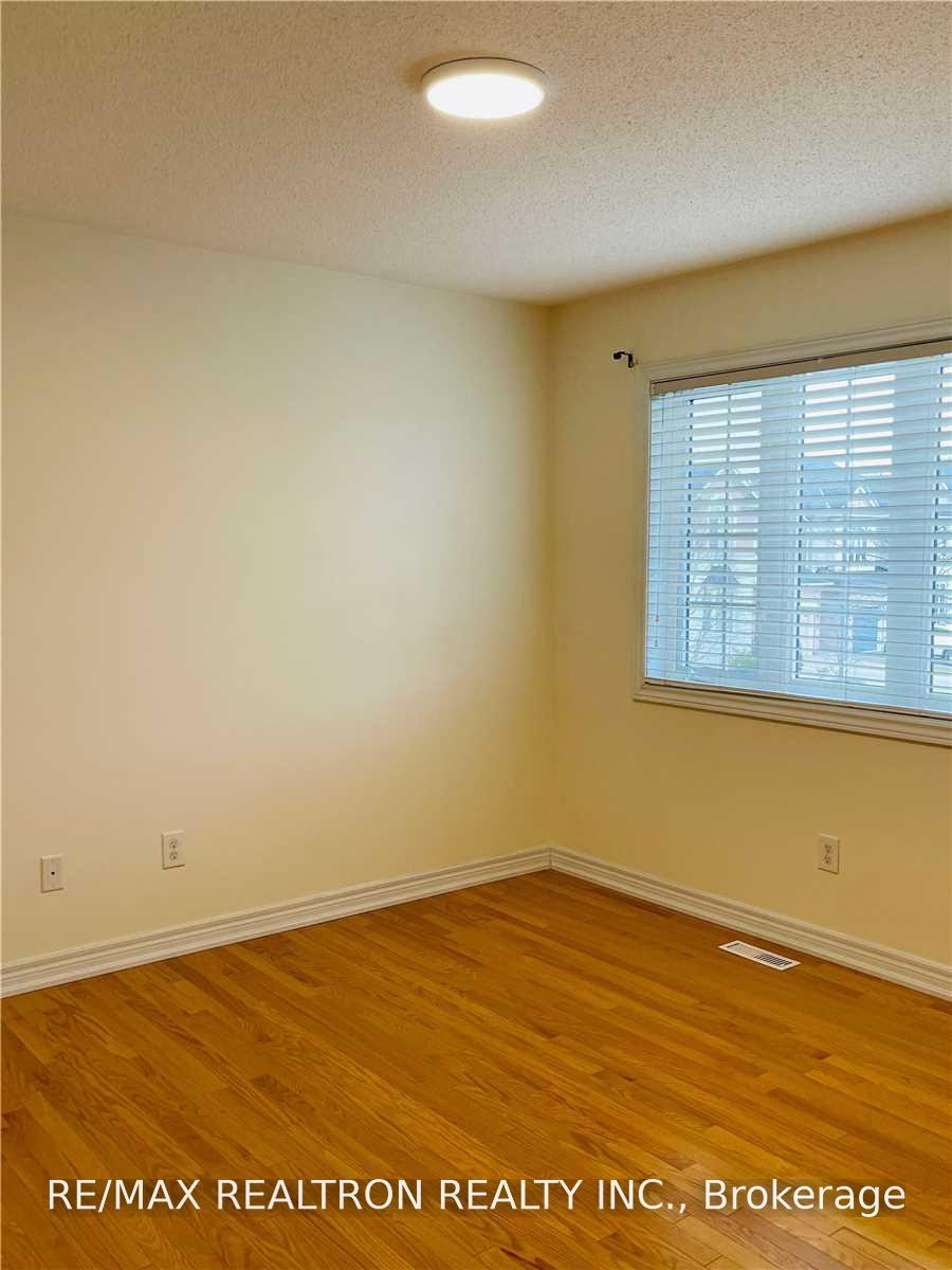 Photo 15 of 35 Basilica Drive, Vaughan, Vellore Village — HOMEH