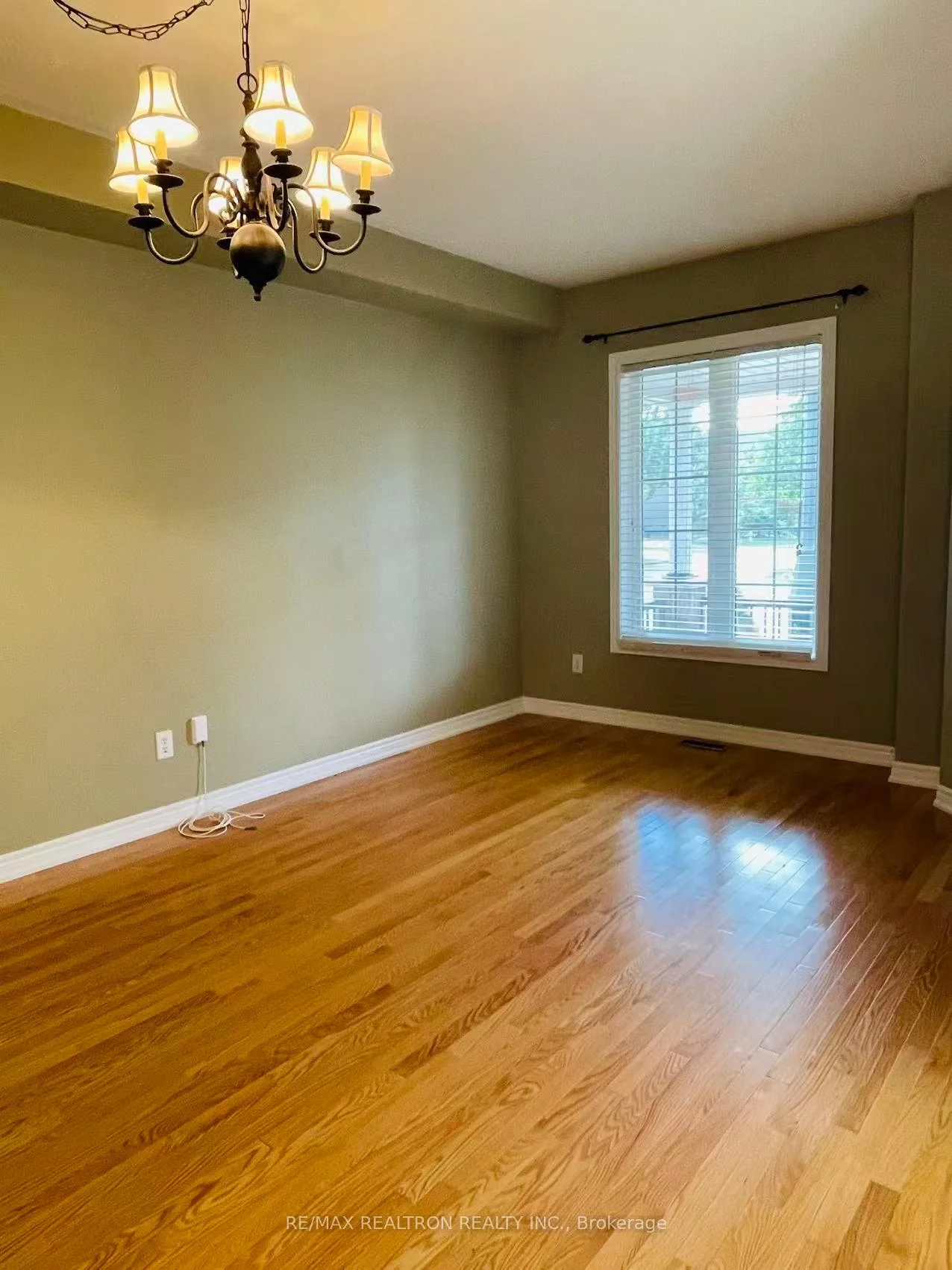 Photo 6 of 35 Basilica Drive, Vaughan, Vellore Village — HOMEH