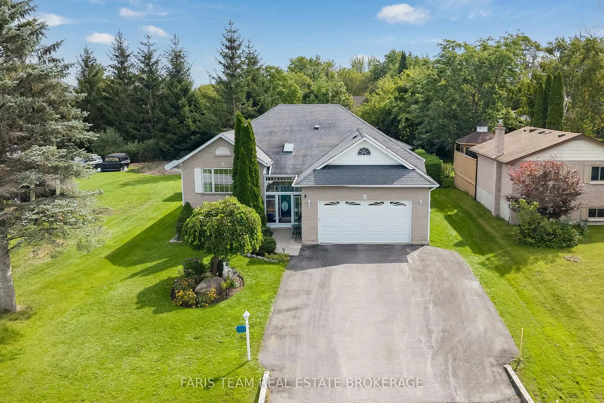Photo of 1033 Cameron Street