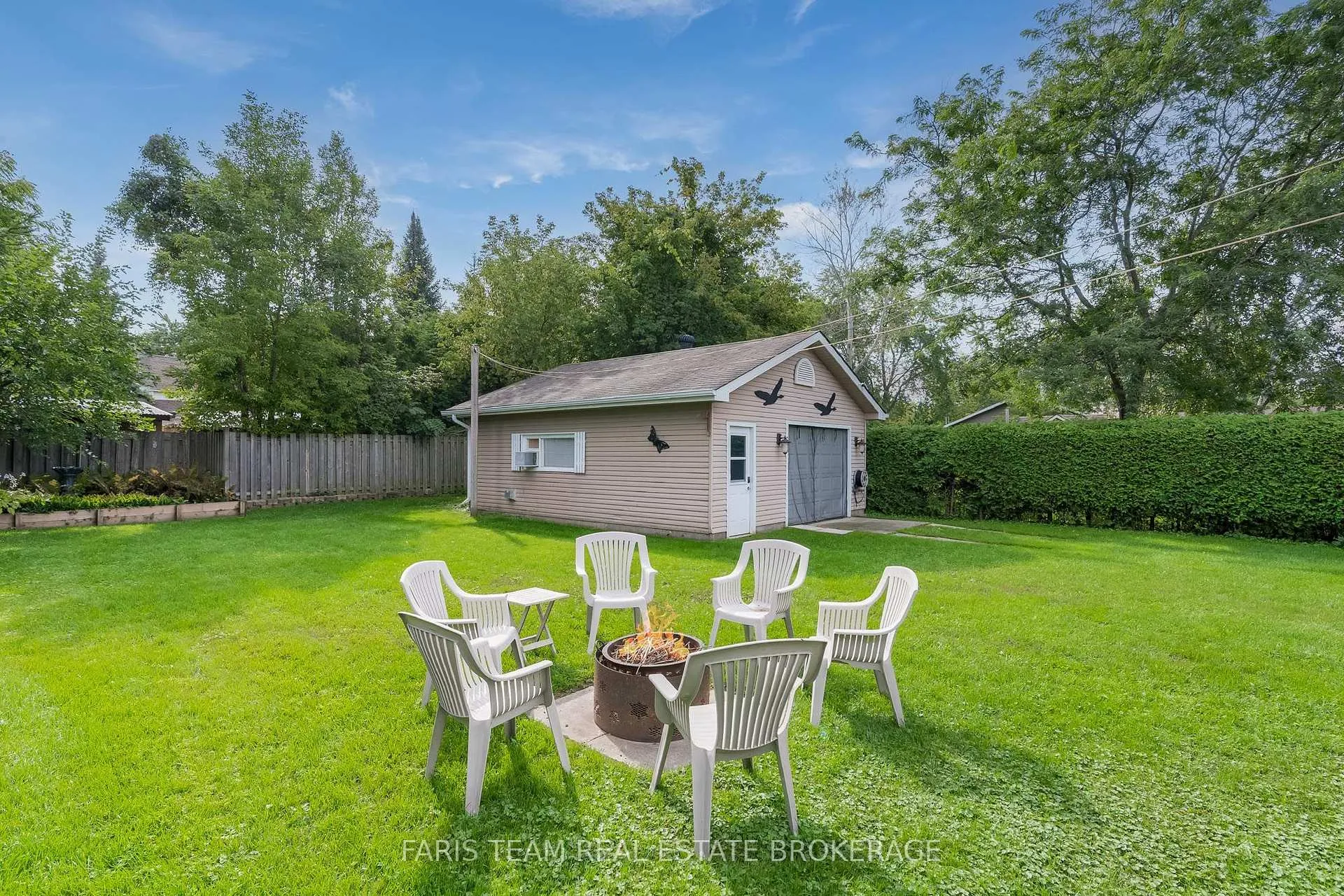 Photo 2 of 1033 Cameron Street, Innisfil, Rural Innisfil — HOMEH