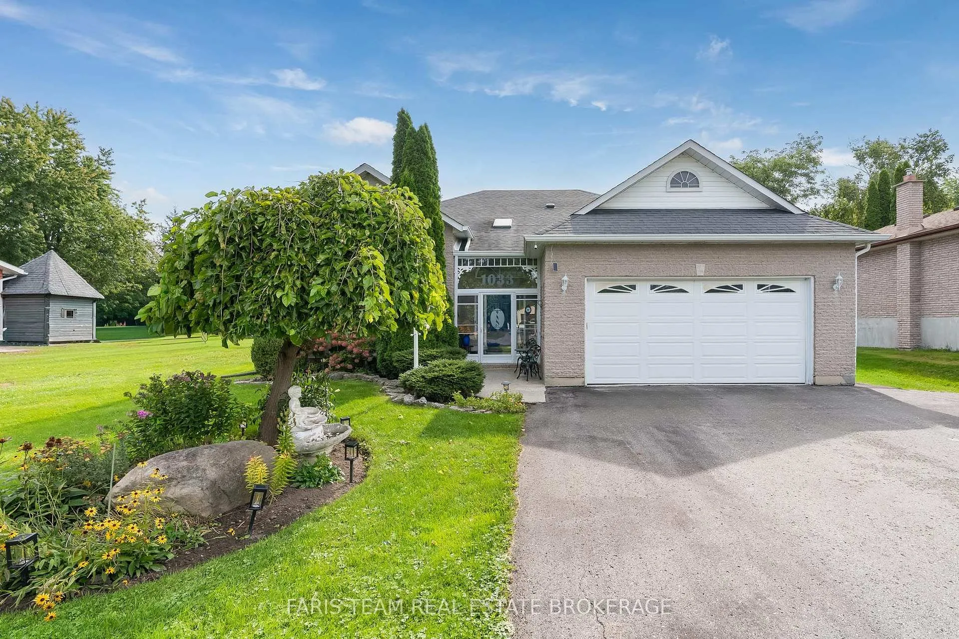 Photo 4 of 1033 Cameron Street, Innisfil, Rural Innisfil — HOMEH