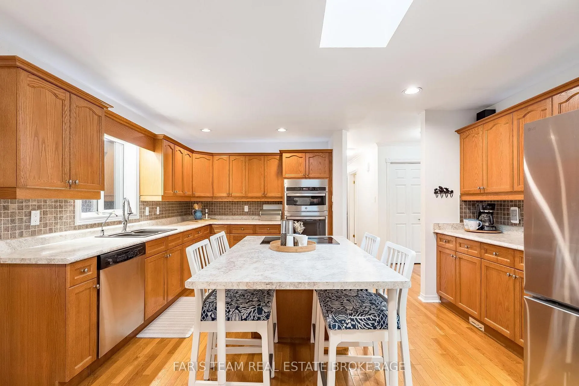 Photo 6 of 1033 Cameron Street, Innisfil, Rural Innisfil — HOMEH