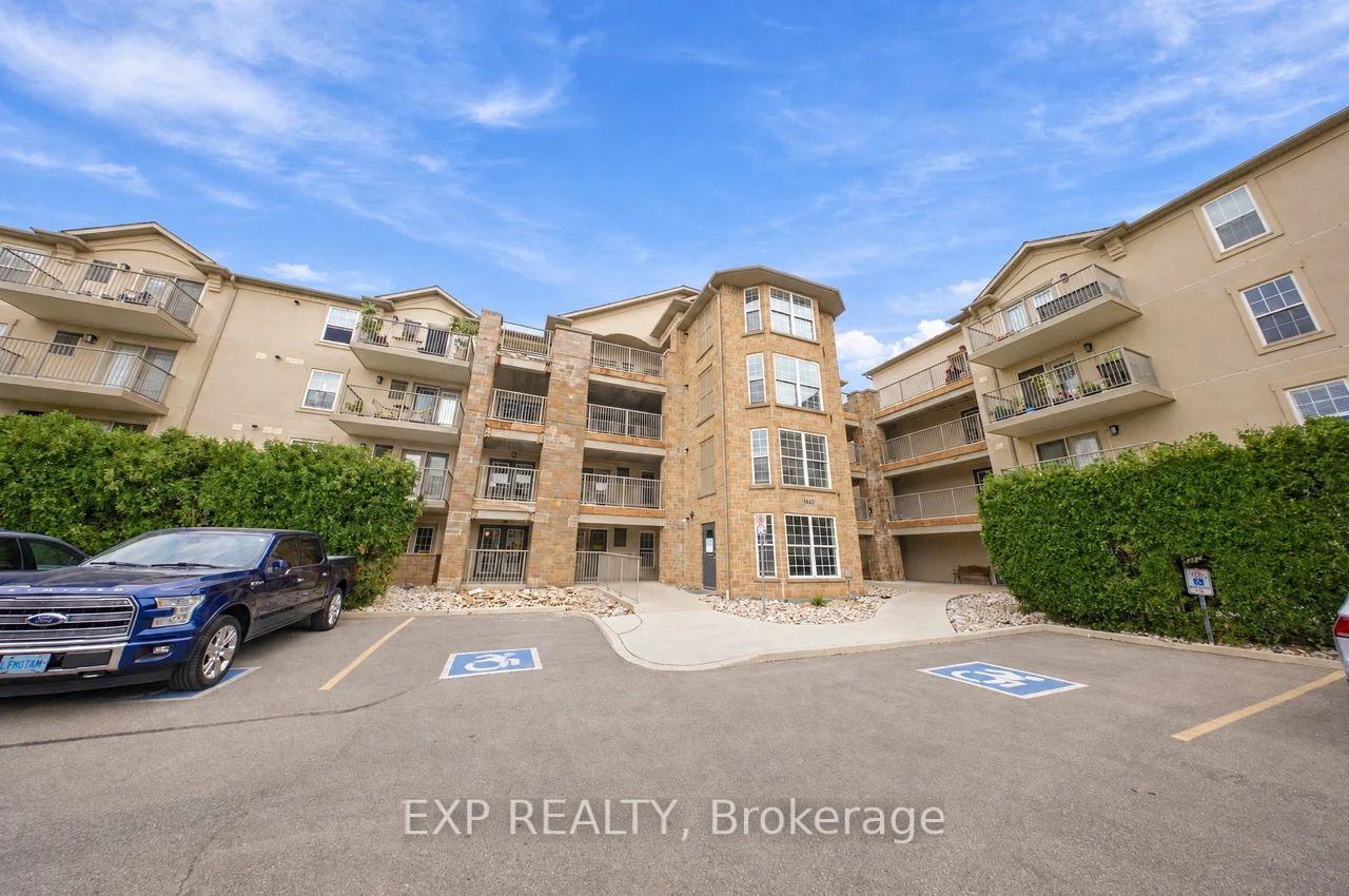 Photo 2 of Unit 206, 1440 Bishops Gate, Oakville, Glen Abbey — HOMEH