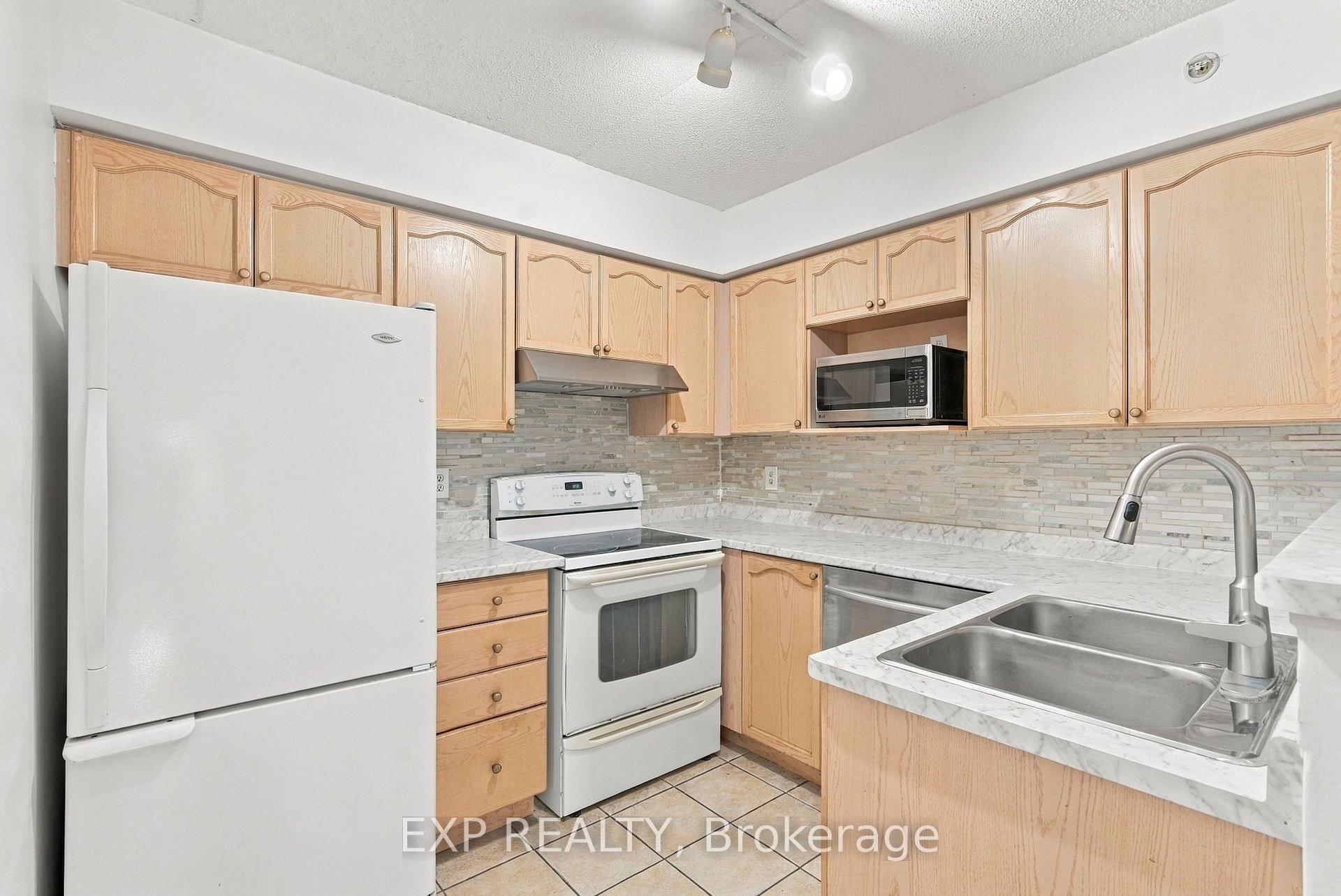 Photo 4 of Unit 206, 1440 Bishops Gate, Oakville, Glen Abbey — HOMEH