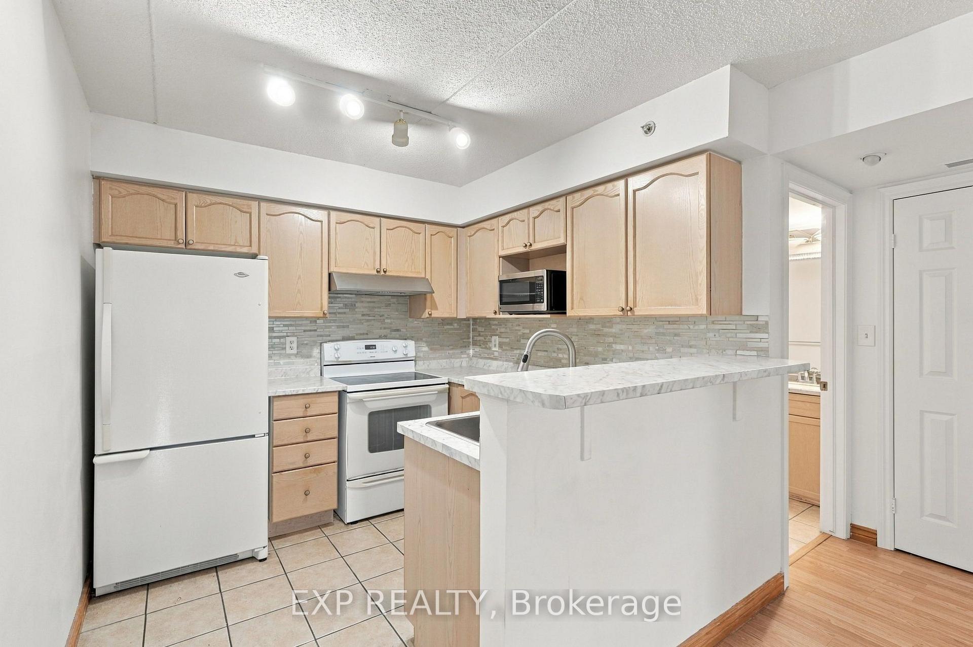 Photo 5 of Unit 206, 1440 Bishops Gate, Oakville, Glen Abbey — HOMEH