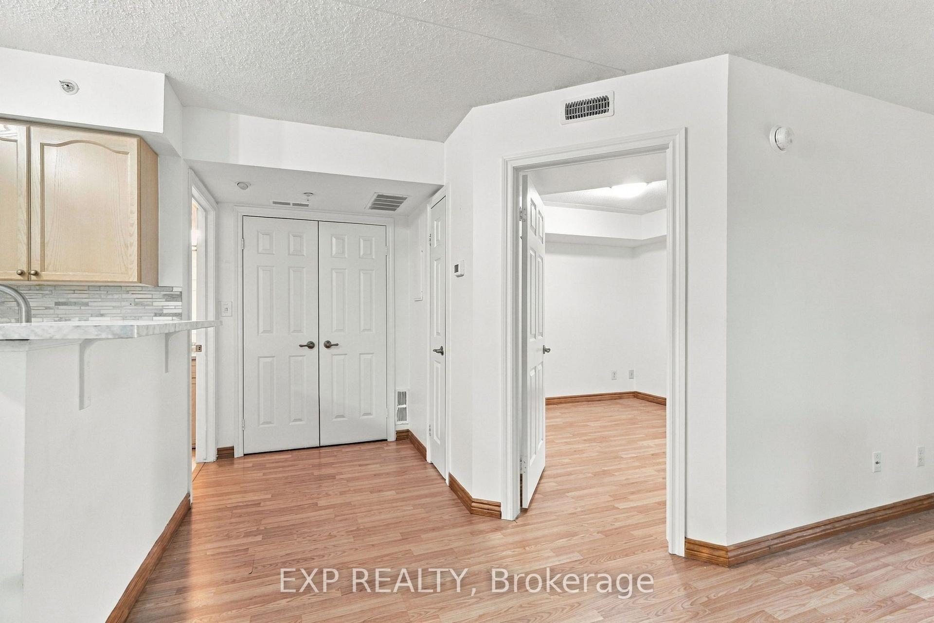 Photo 6 of Unit 206, 1440 Bishops Gate, Oakville, Glen Abbey — HOMEH