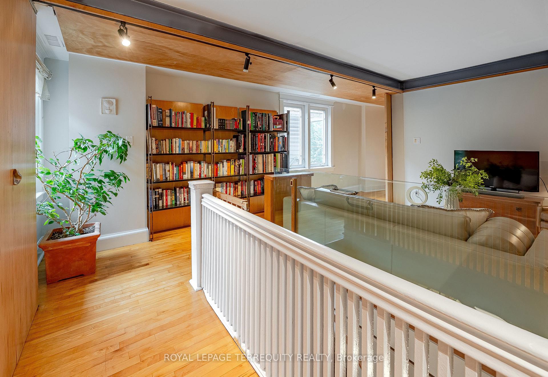 Photo 17 of 89 Leuty Avenue, Toronto, The Beaches — HOMEH