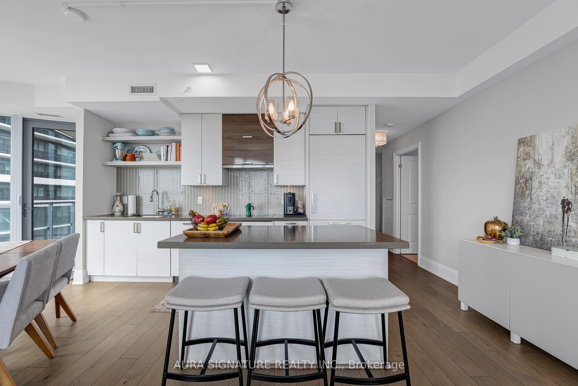 Photo 6 of Unit 1004, 59 Annie Craig Drive, Etobicoke, Mimico — HOMEH