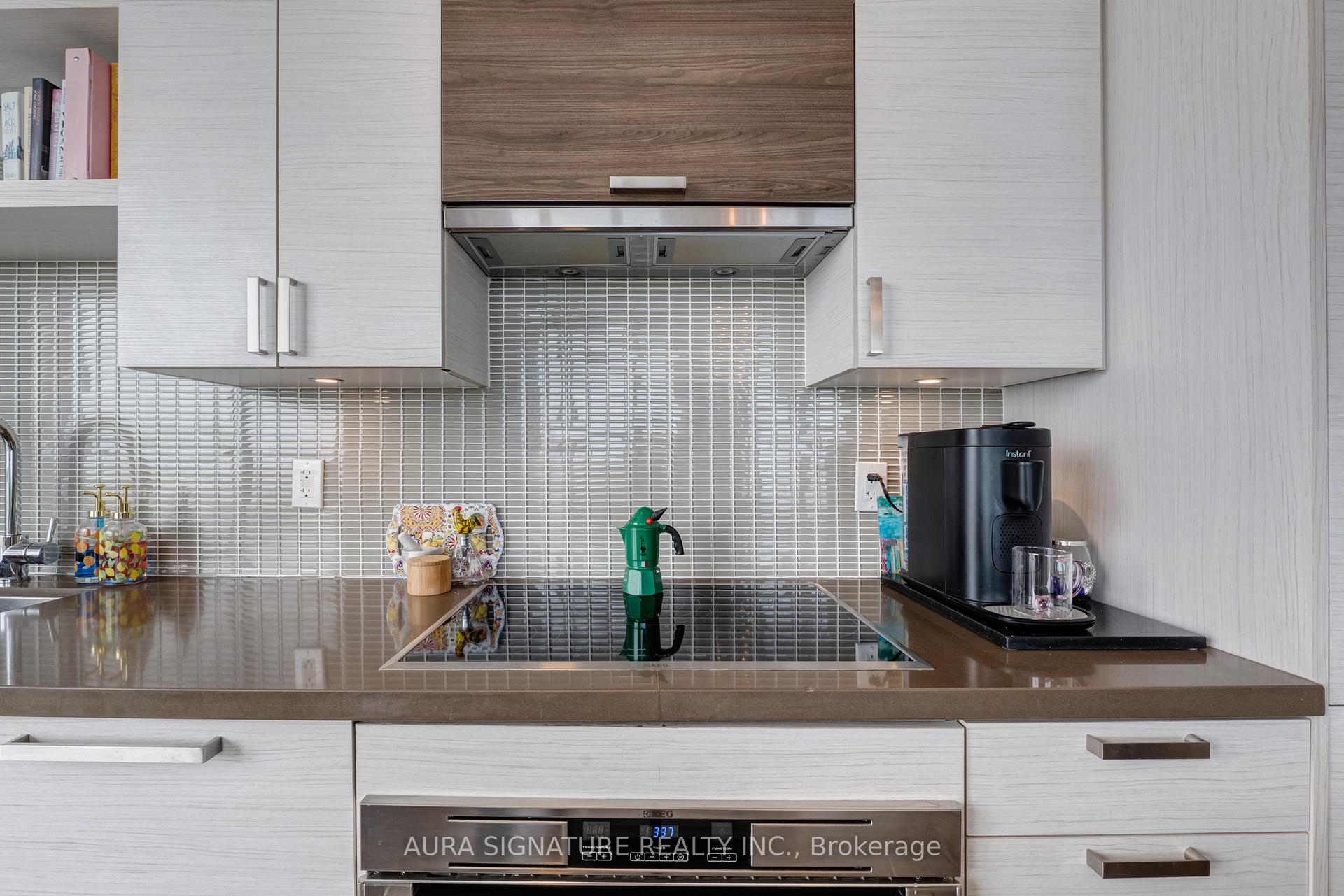 Photo 8 of Unit 1004, 59 Annie Craig Drive, Etobicoke, Mimico — HOMEH
