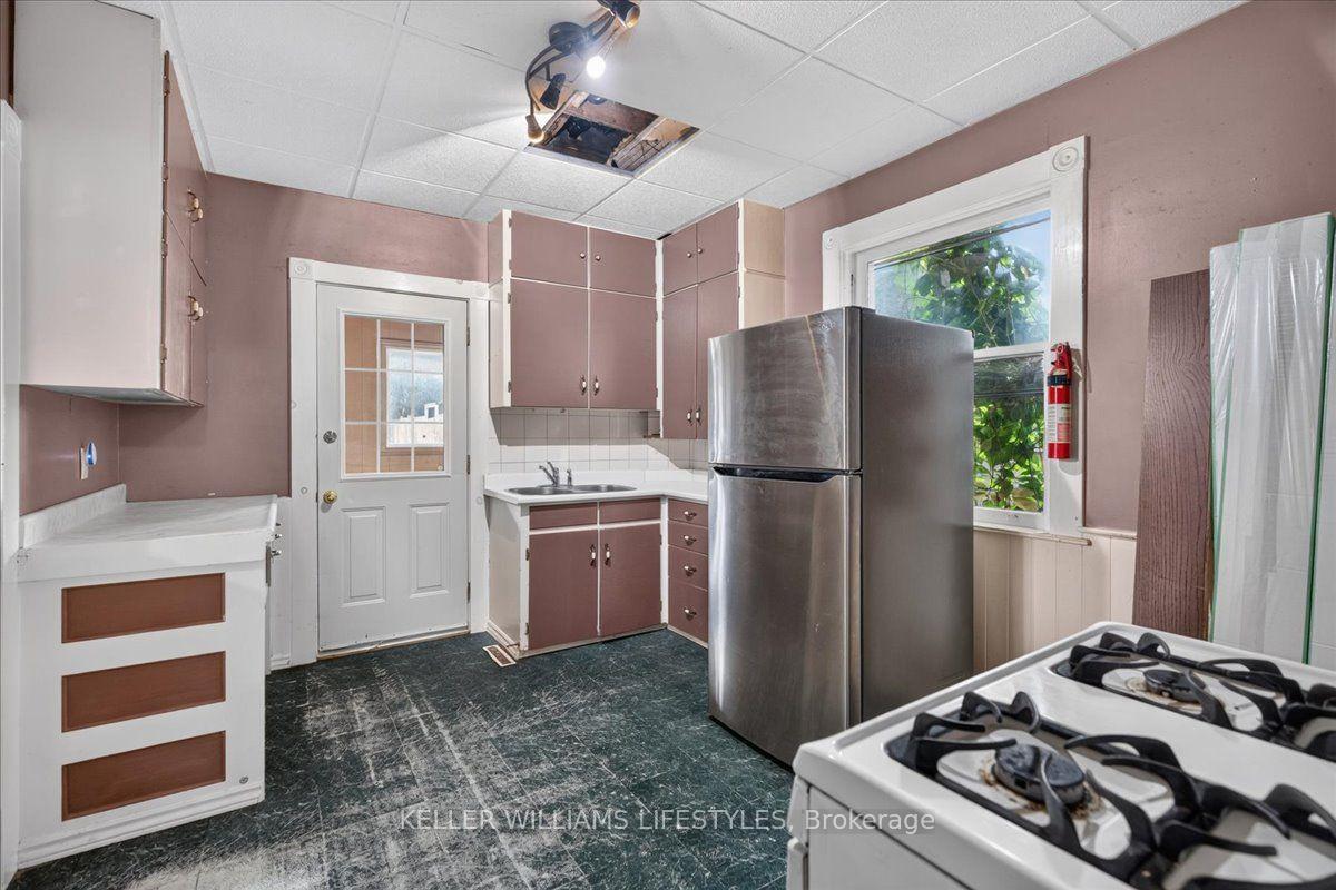 Photo 15 of 20 Arthur Avenue, St. Thomas — HOMEH