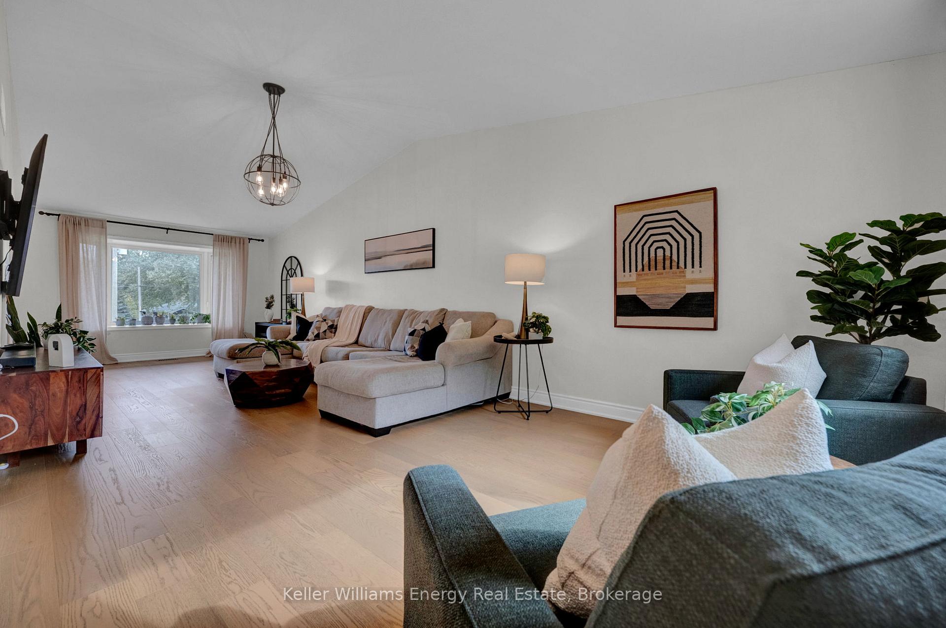 Photo 7 of 5736 Main Street, Clarington, Orono — HOMEH