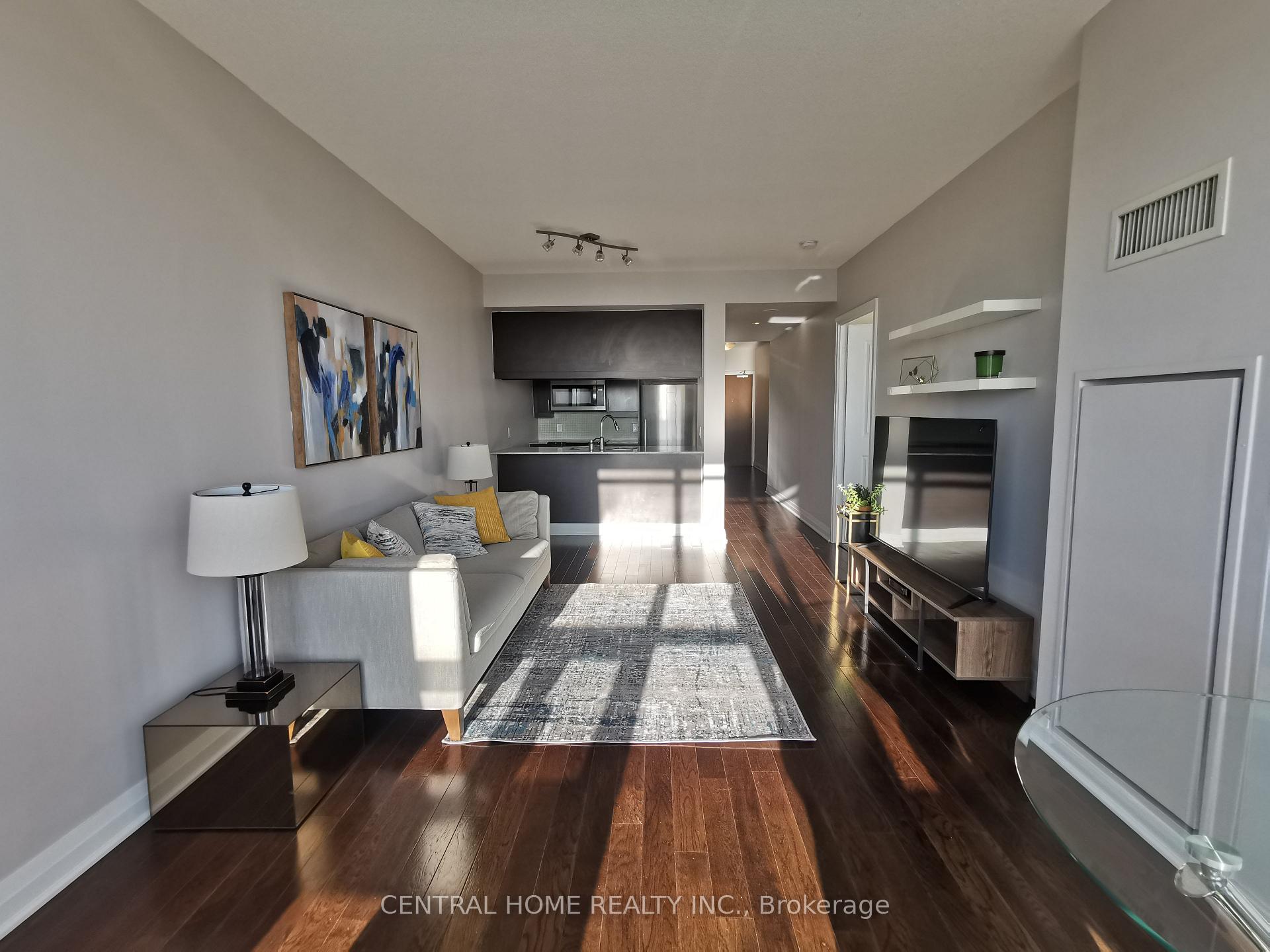 Photo 2 of Unit 613, 1055 Southdown Road, Mississauga, Clarkson — HOMEH