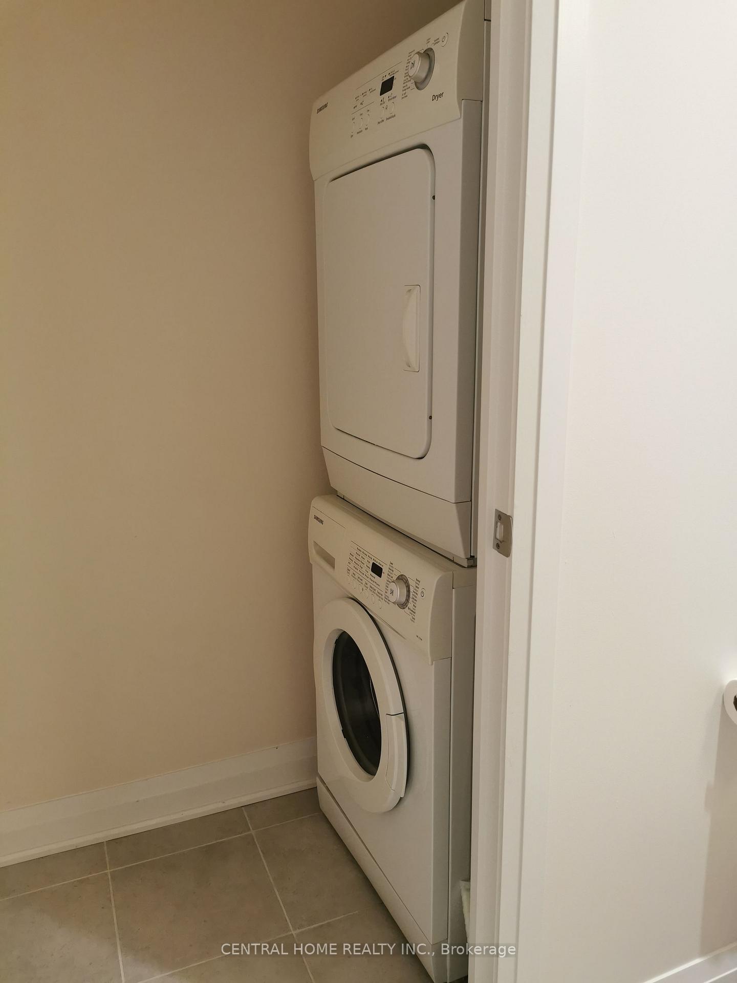Photo 11 of Unit 613, 1055 Southdown Road, Mississauga, Clarkson — HOMEH