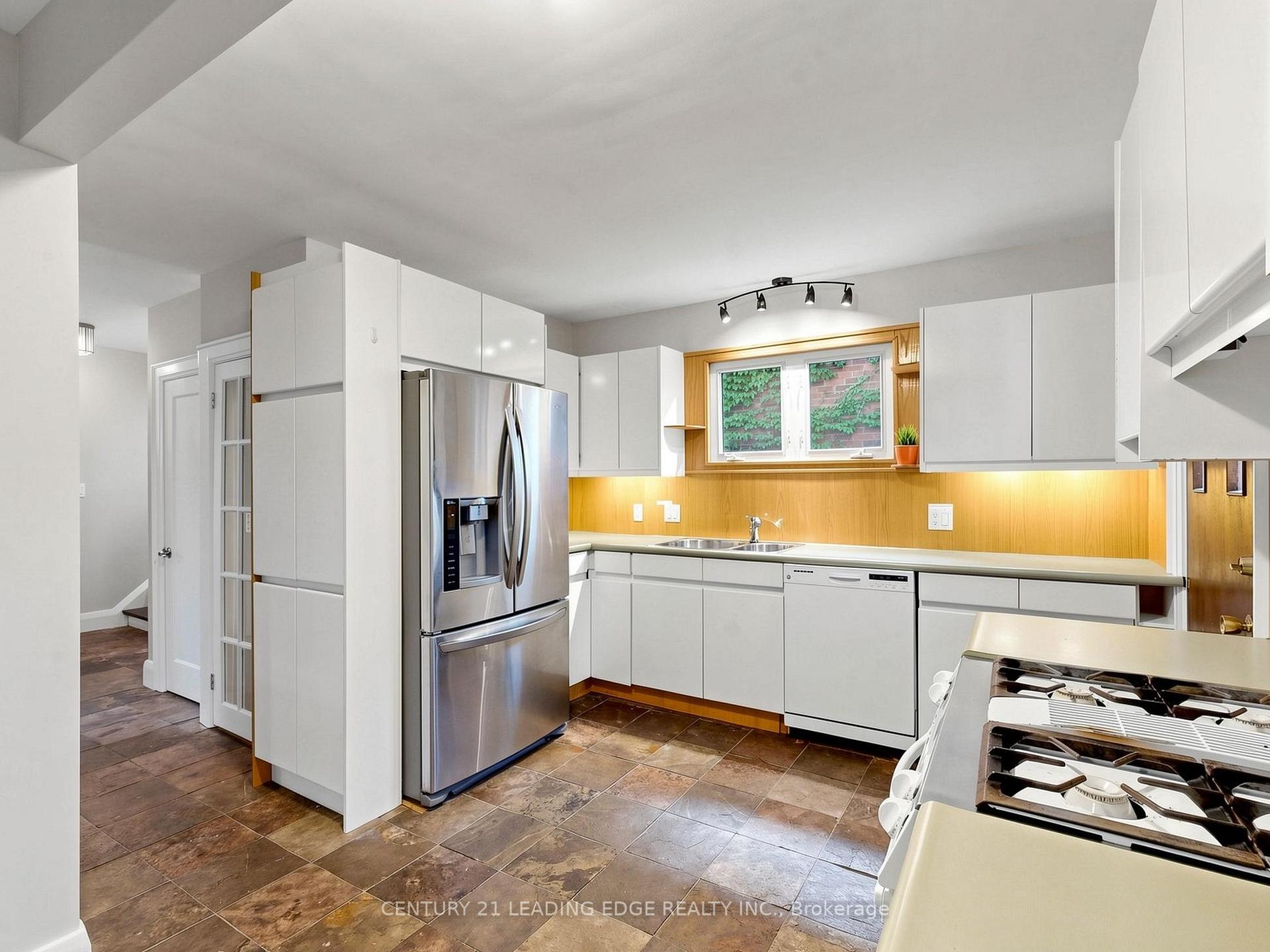 Photo 8 of 108 Frederick Street, Oshawa, O'Neill — HOMEH