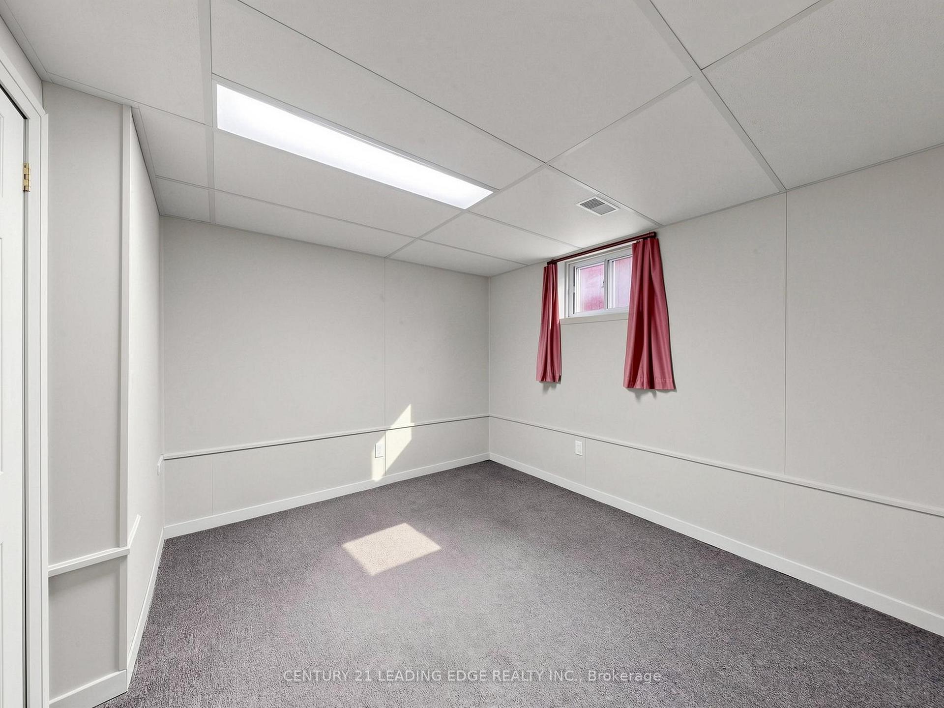 Photo 17 of 108 Frederick Street, Oshawa, O'Neill — HOMEH