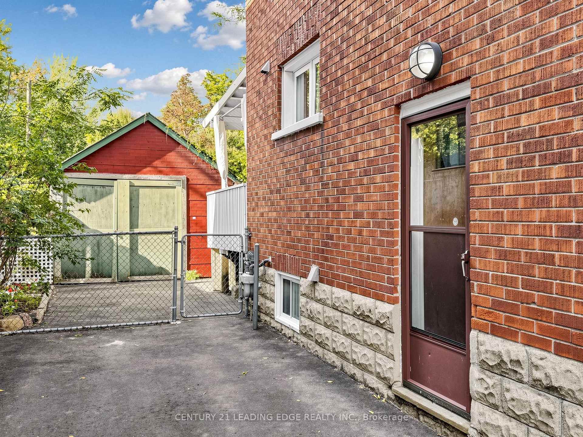 Photo 21 of 108 Frederick Street, Oshawa, O'Neill — HOMEH