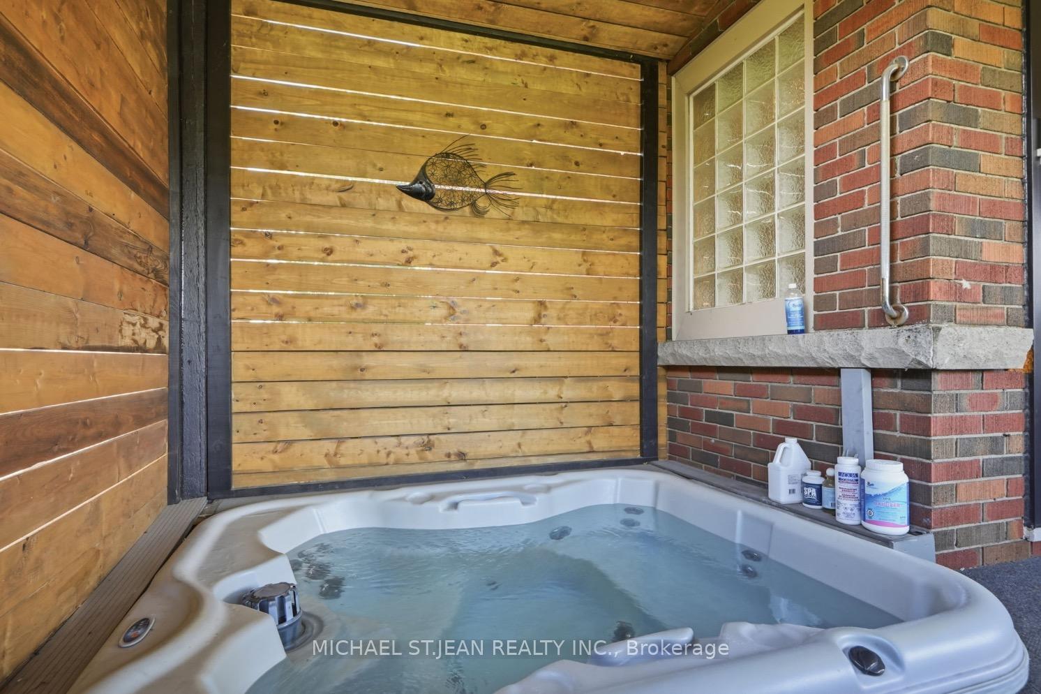 Photo 13 of 33 Centennial Parkway S, Hamilton, Stoney Creek — HOMEH