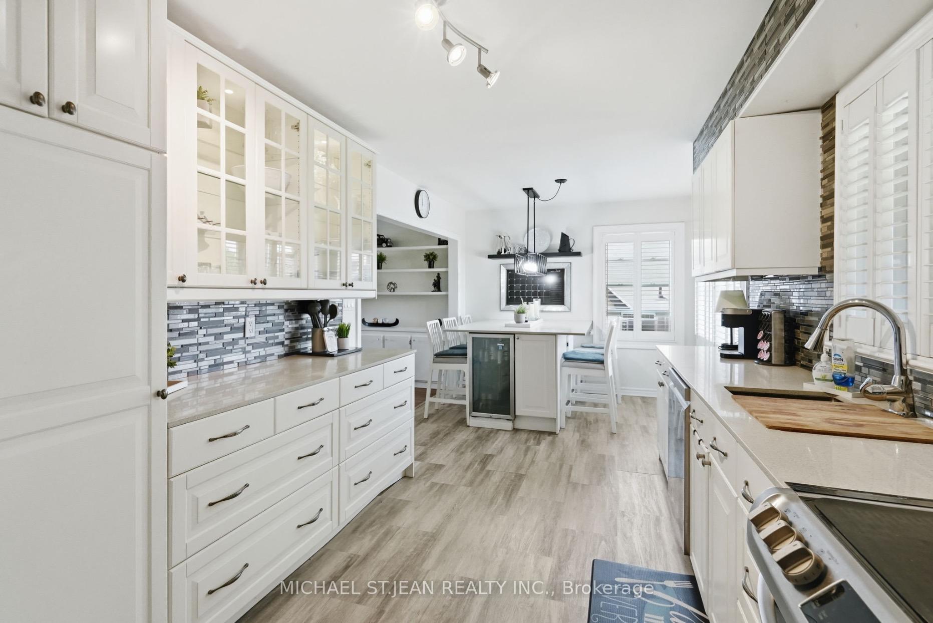 Photo 23 of 33 Centennial Parkway S, Hamilton, Stoney Creek — HOMEH