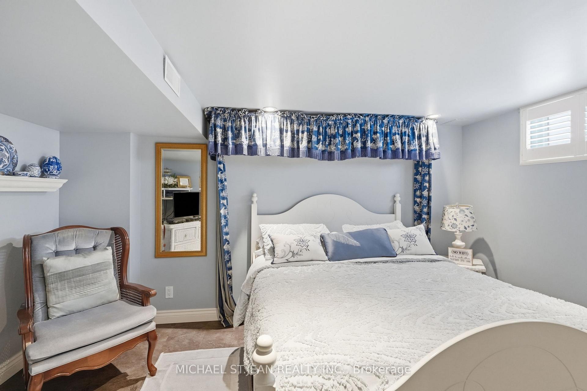 Photo 37 of 33 Centennial Parkway S, Hamilton, Stoney Creek — HOMEH